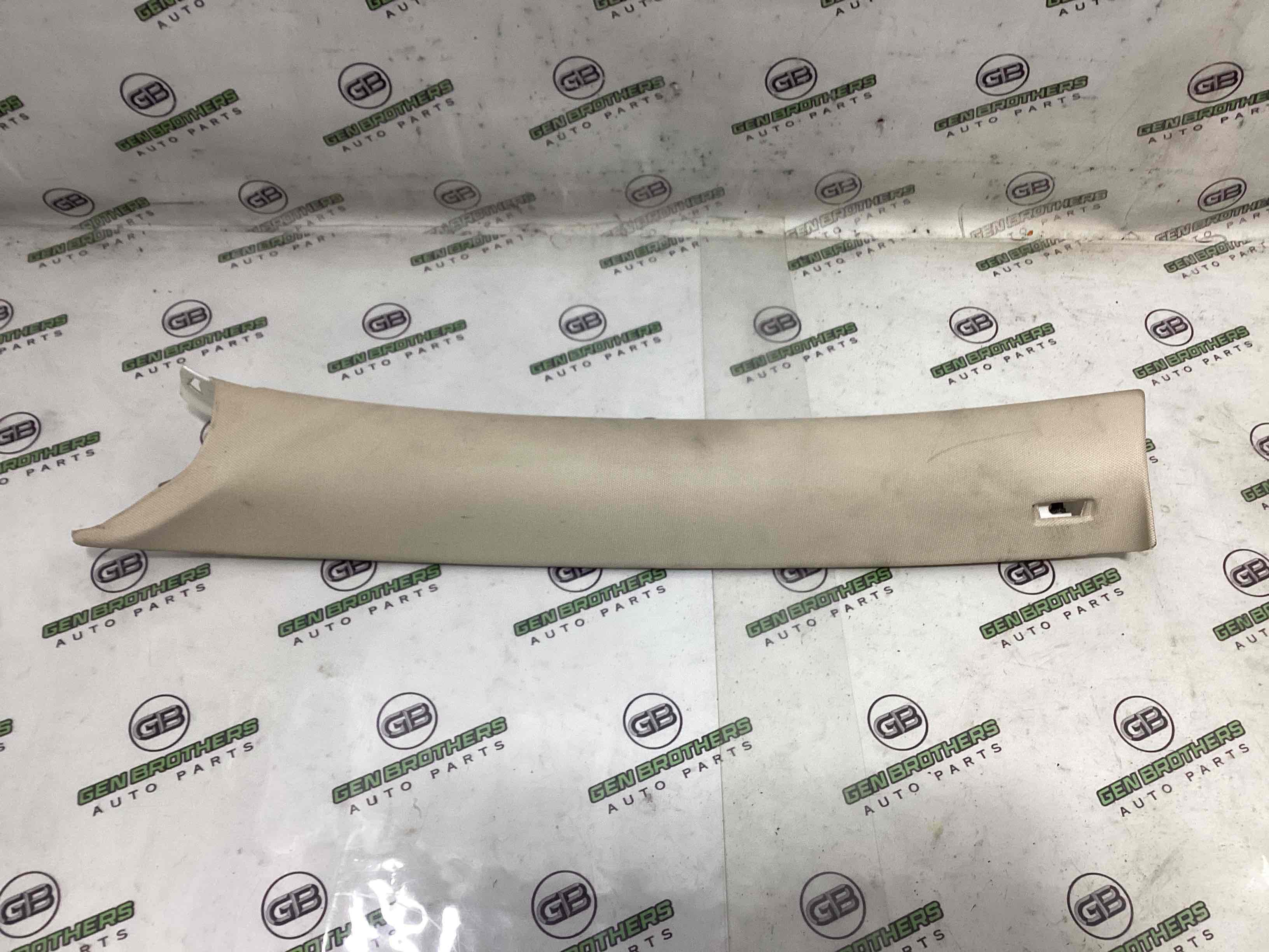 Обшивка передньої стійки ліва