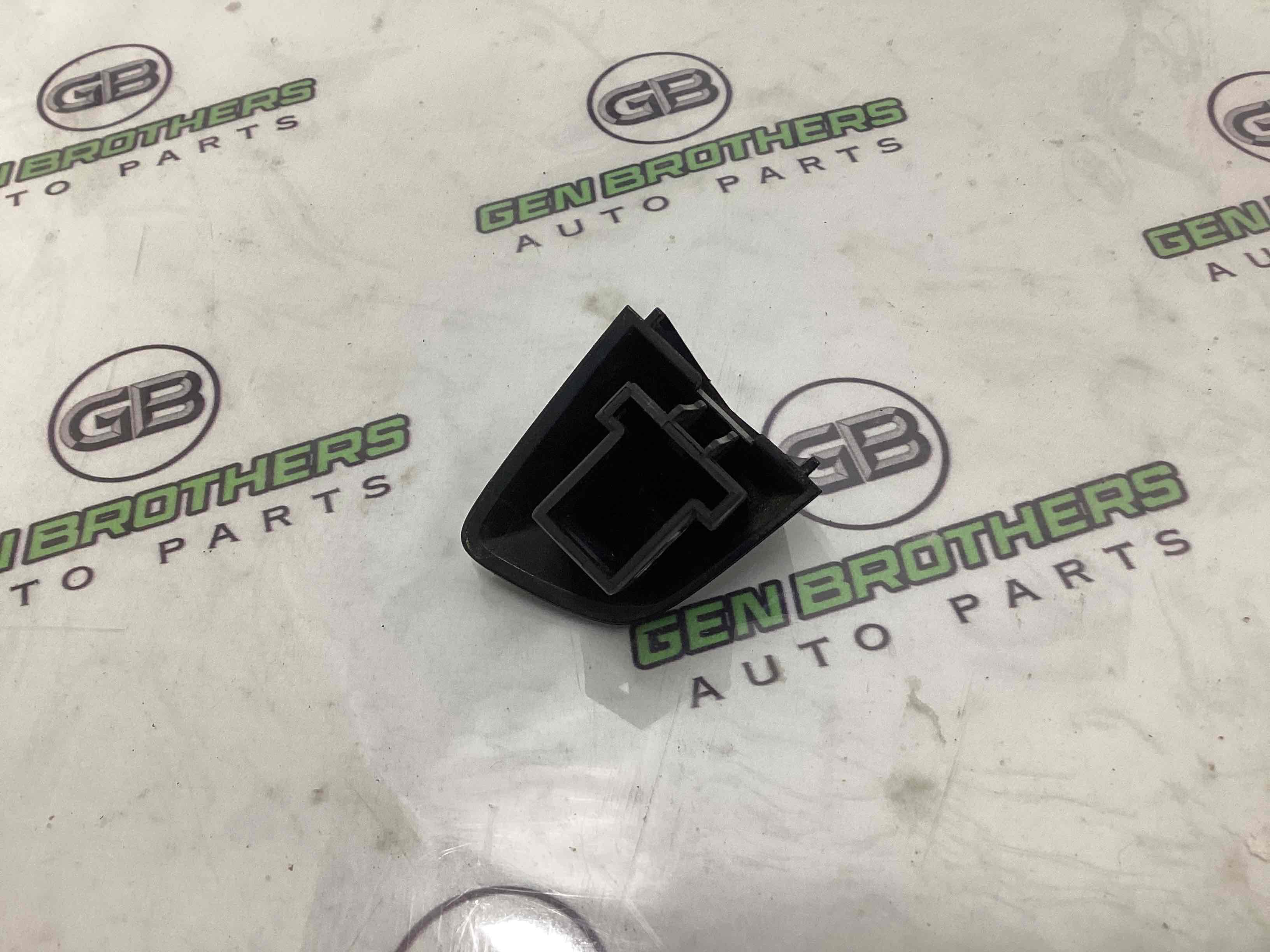 Заглушка ручки дверей