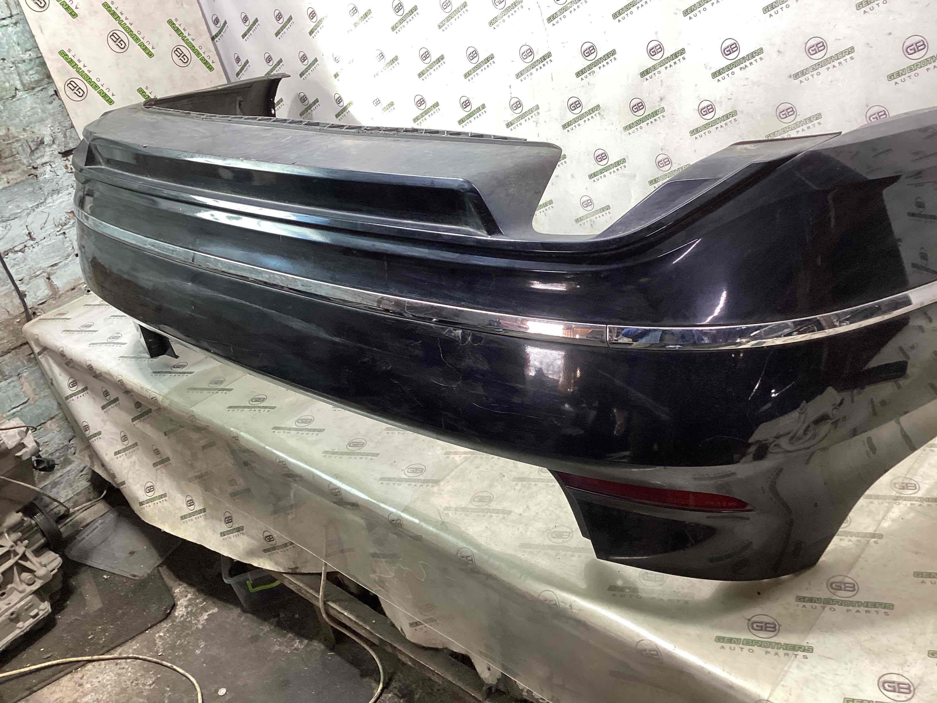 Бампер задній