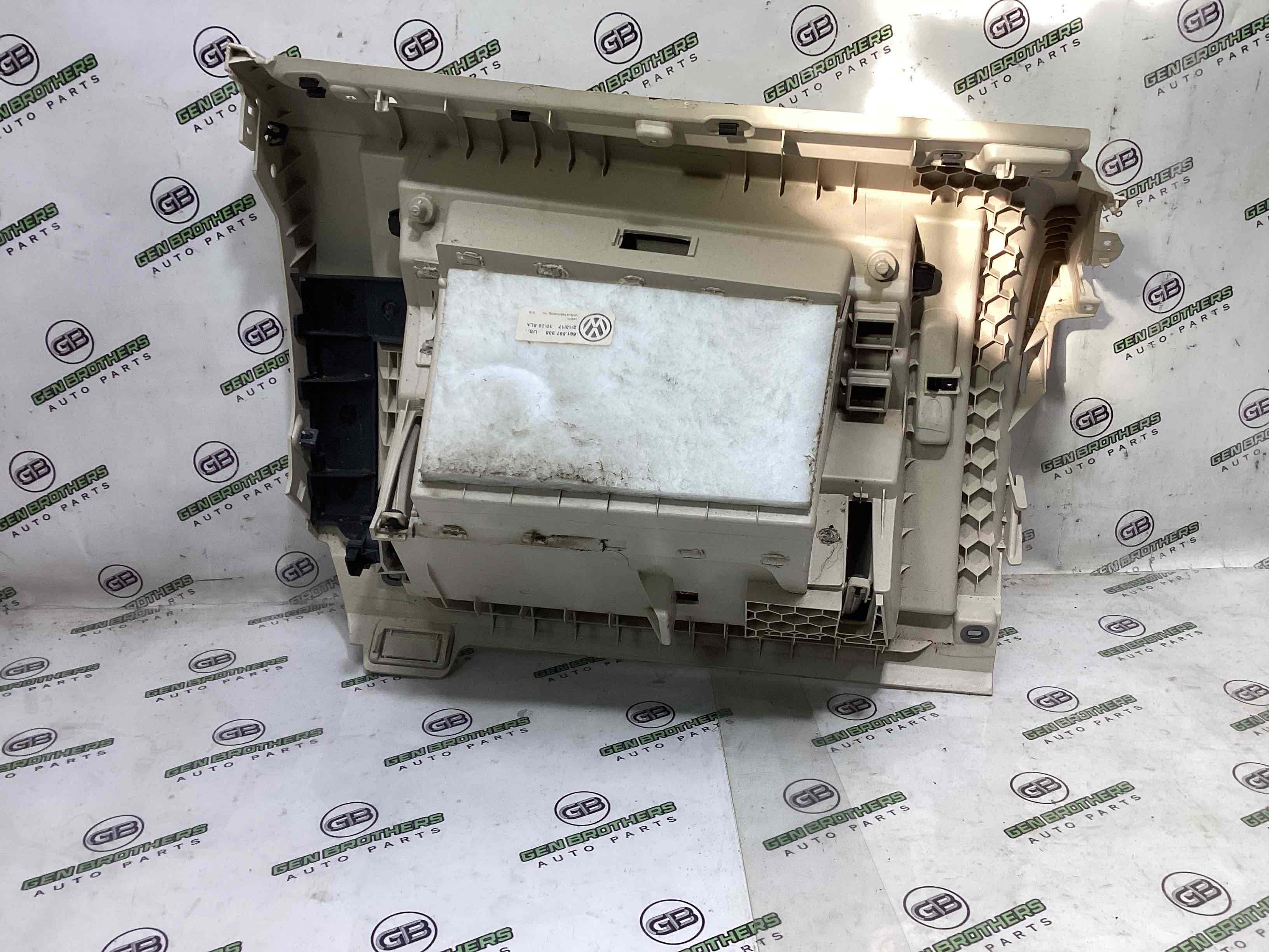 Бардачок замок бардачка, підстаканник, ящик