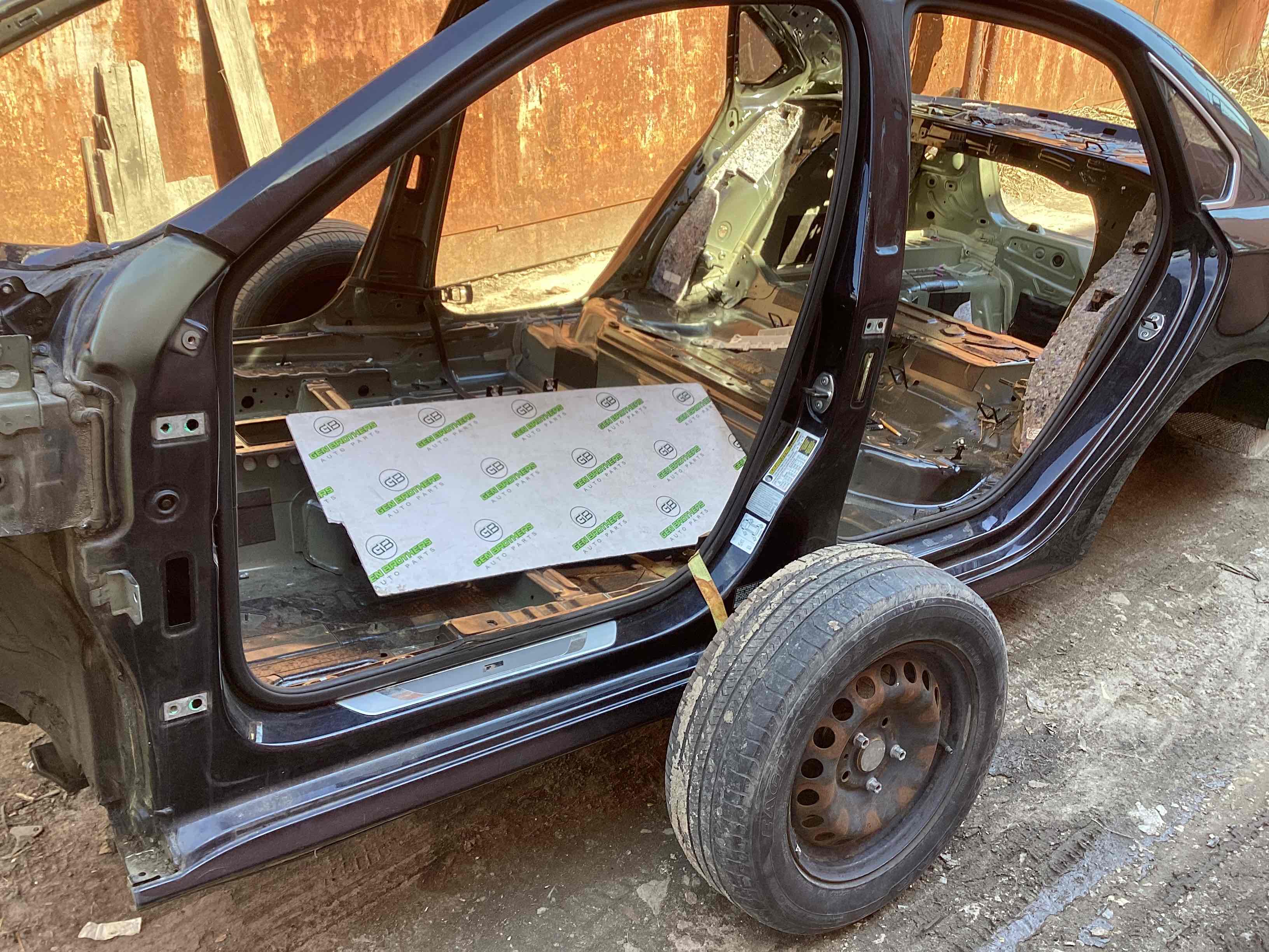 Стійки кузова та пороги