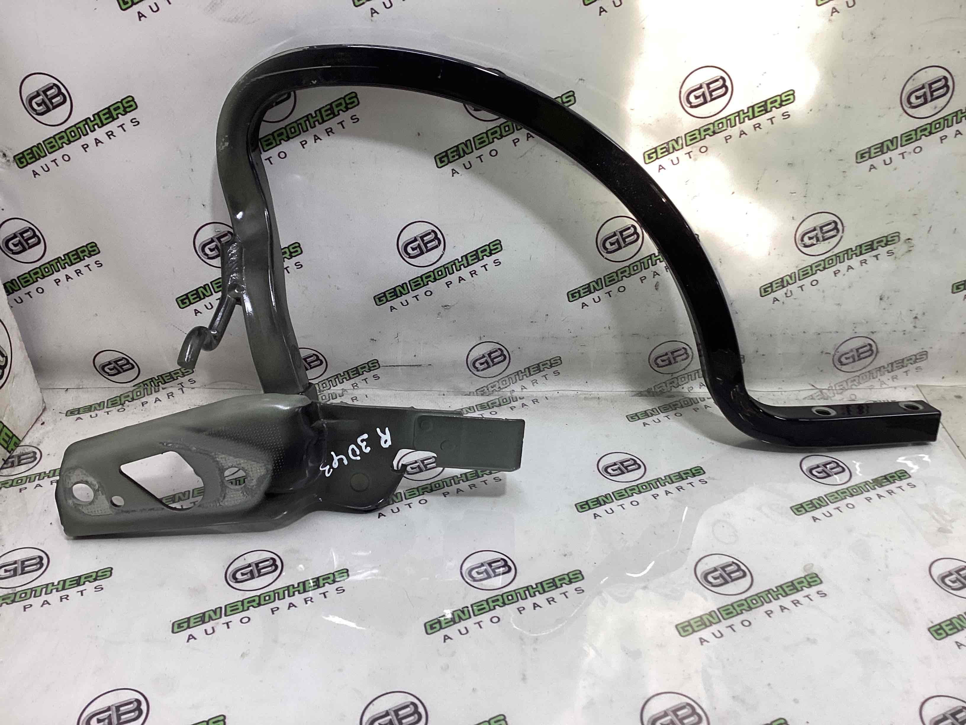 Петля кришки багажника, двері багажника