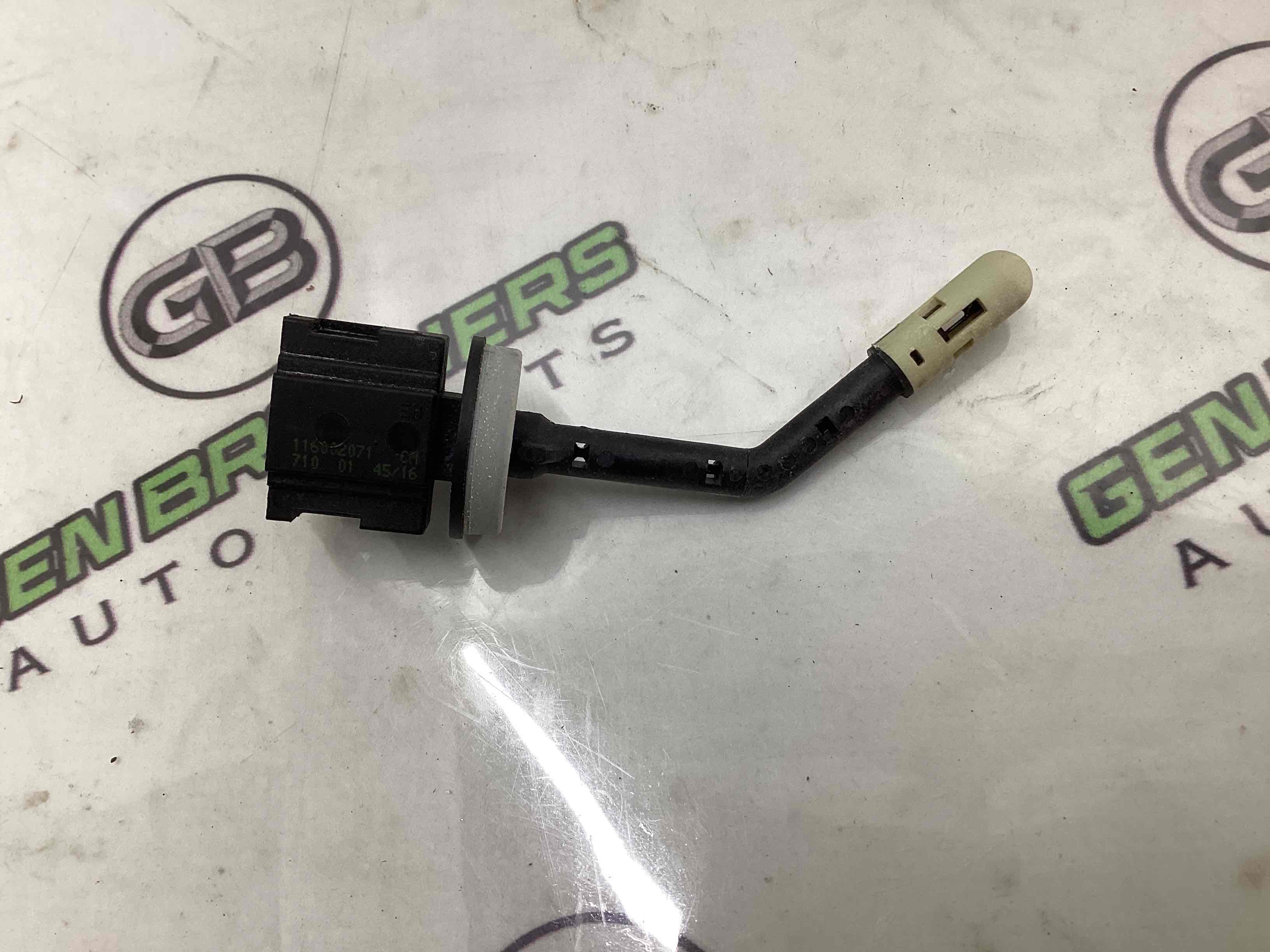 Датчик температури повітря у салоні