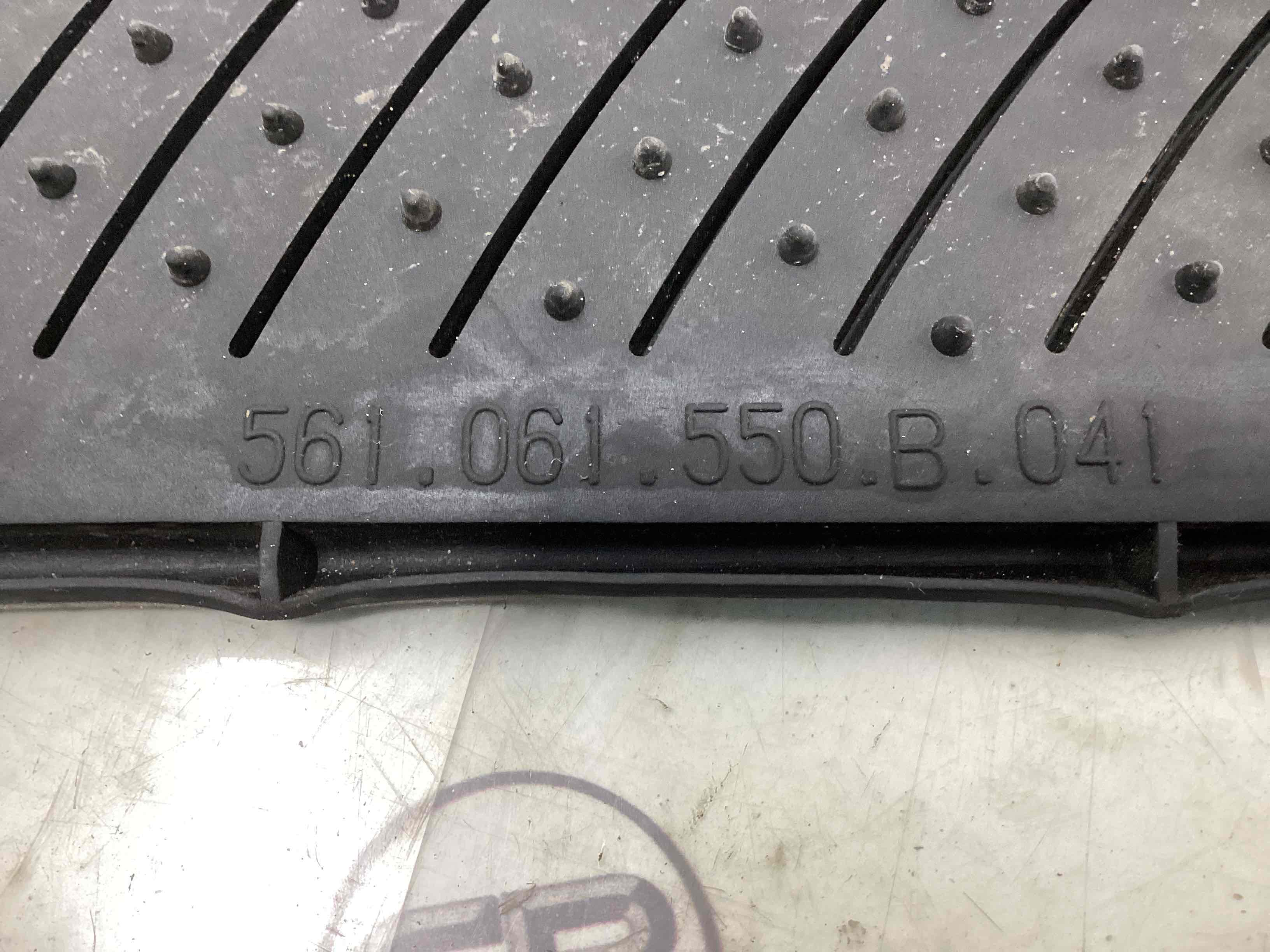 Килимки комплекти, підлога салону