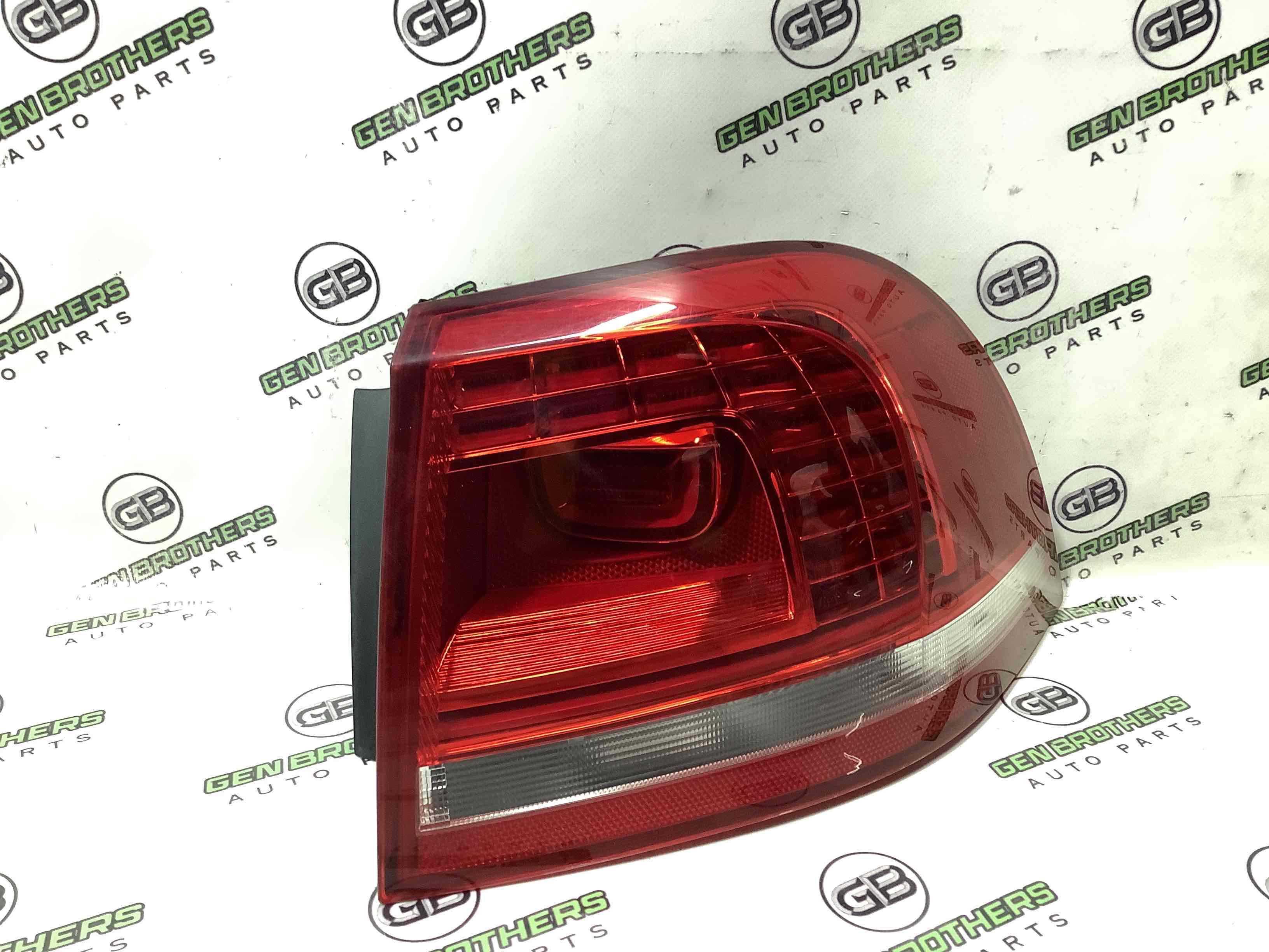 Ліхтар задній правий