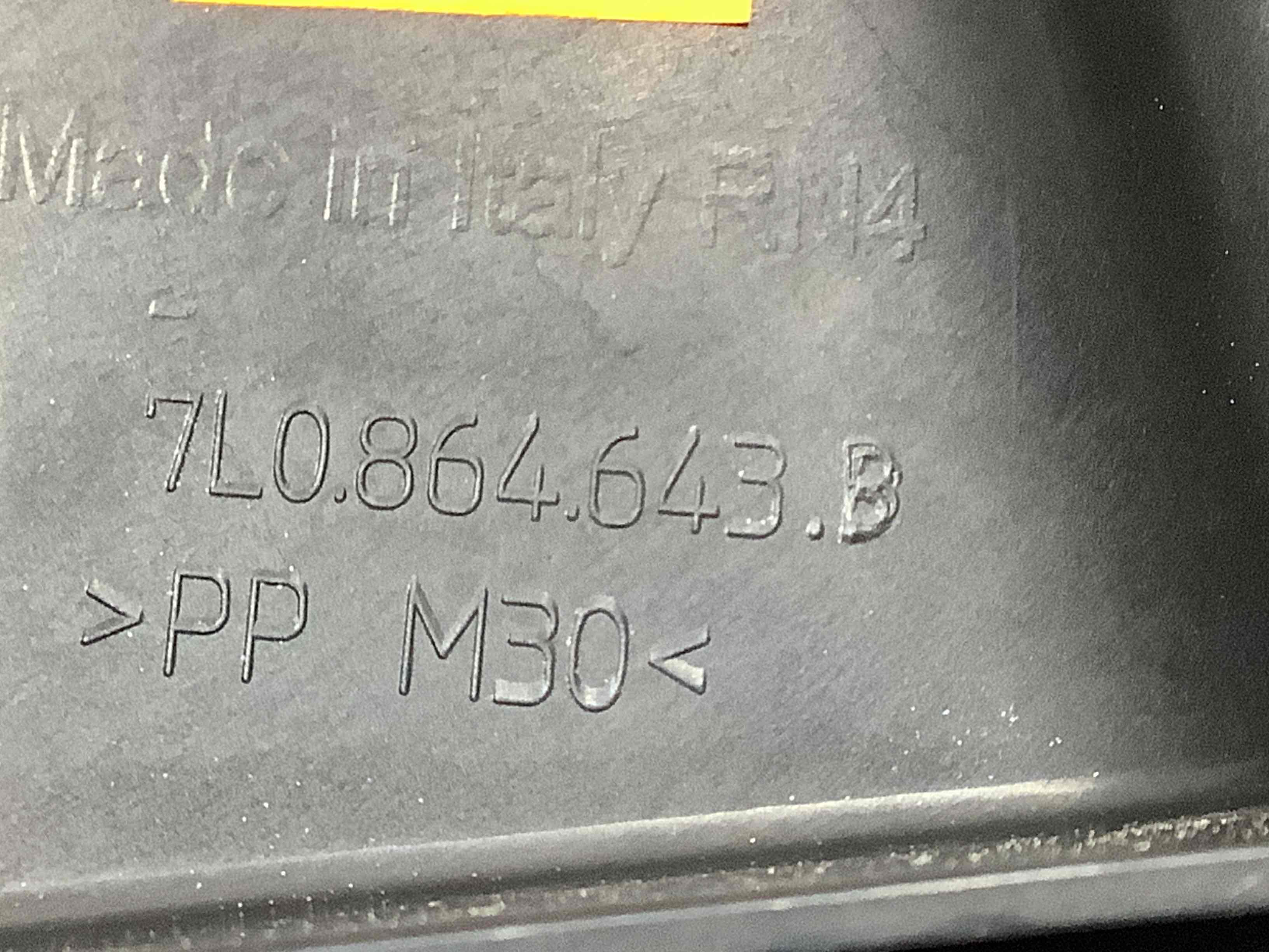 Полиця акумулятора, кришка, кріплення майданчик АКБ