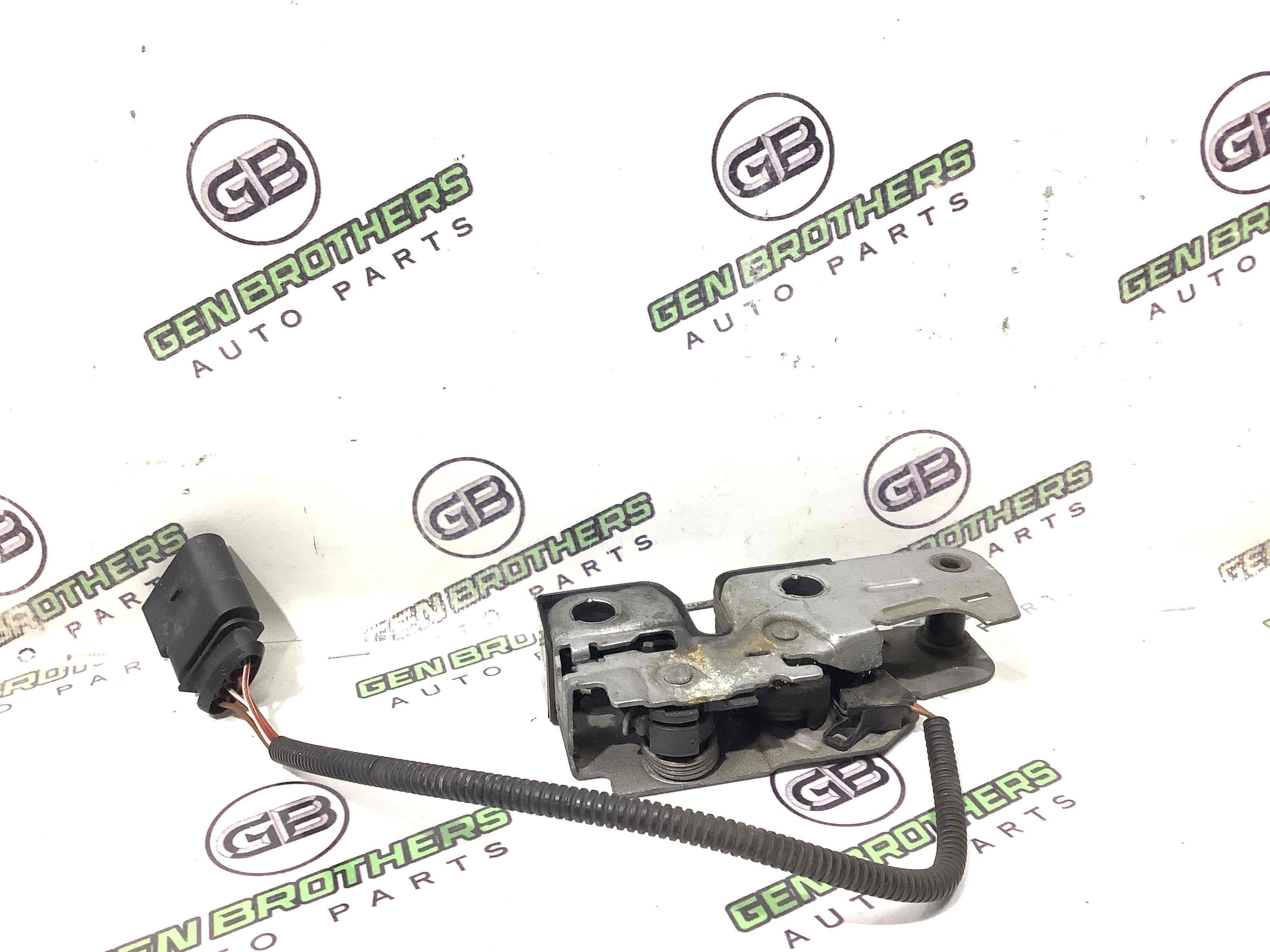 Замок капота, трос капота