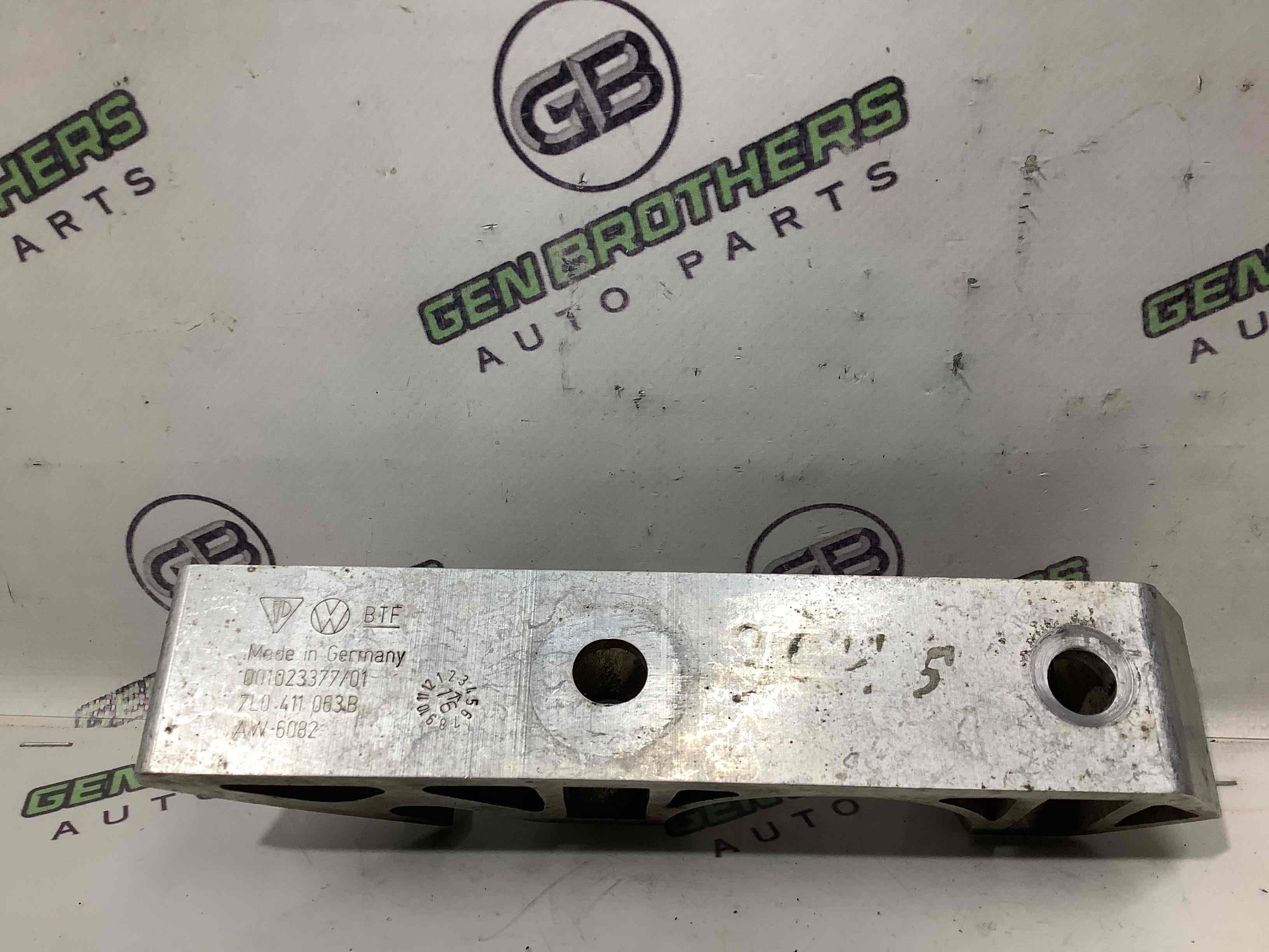 Кріплення, кронштейн