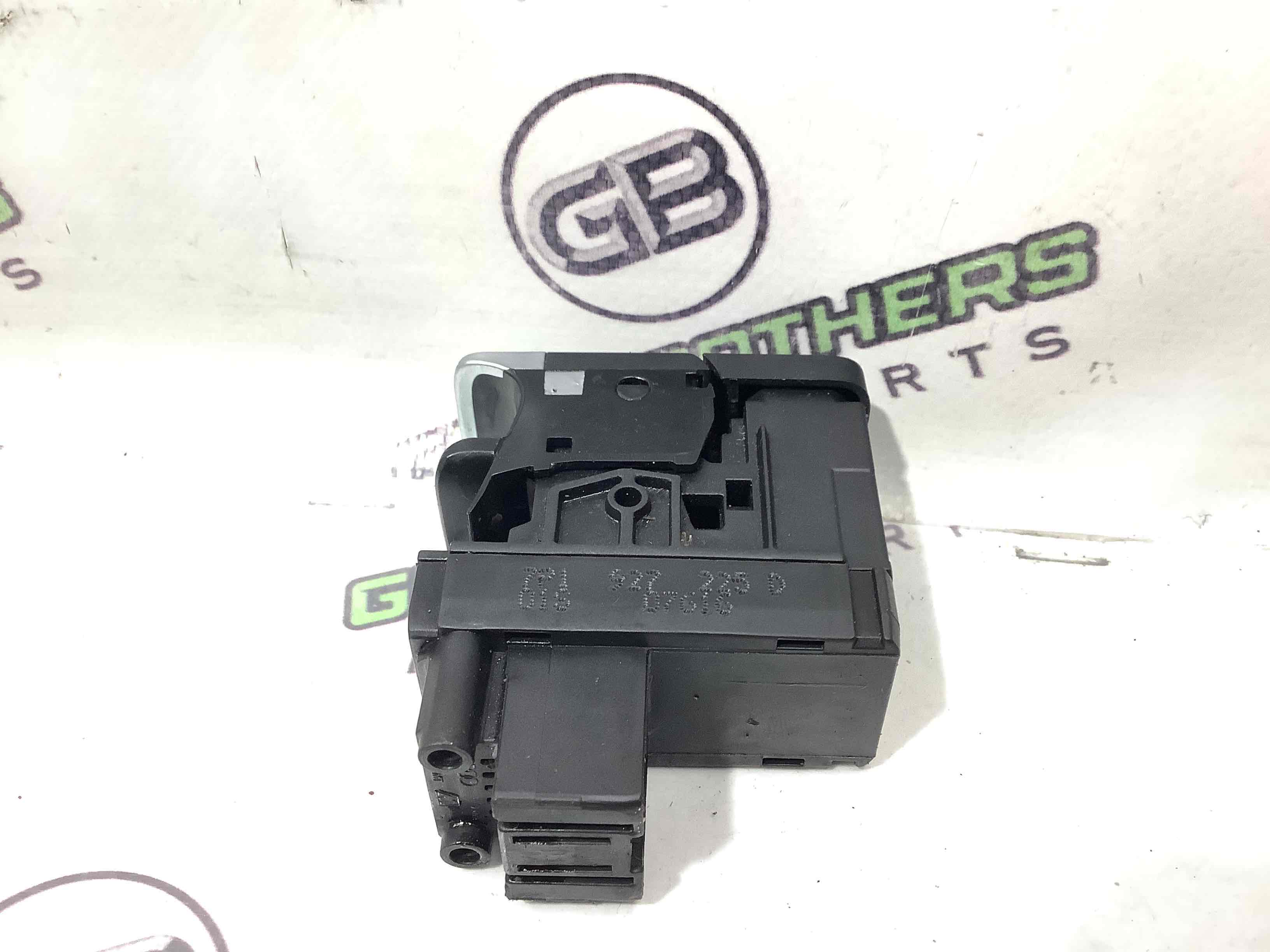 Кнопка ручного гальма ручника