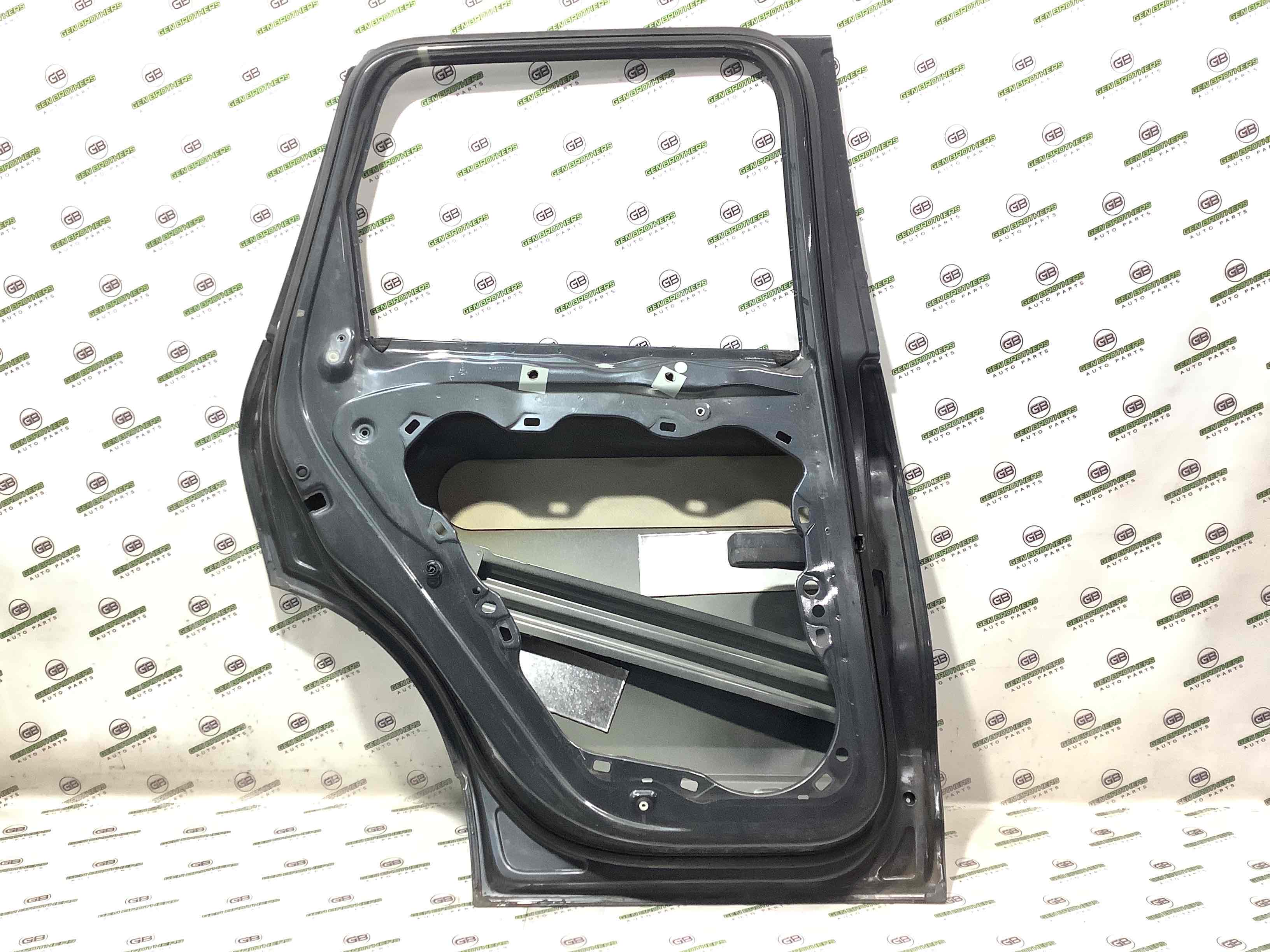 Двері задні ліві