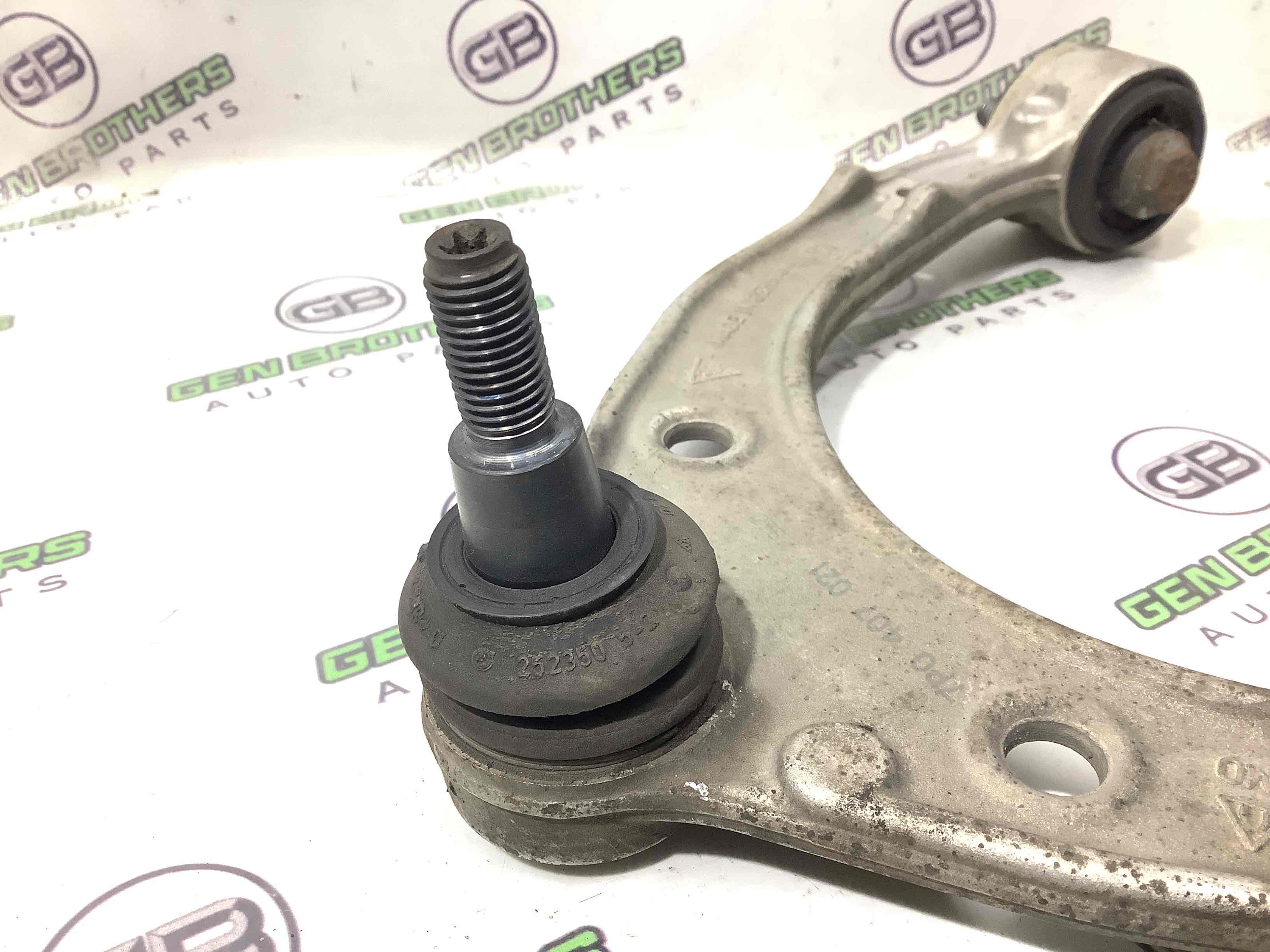 Важіль передній