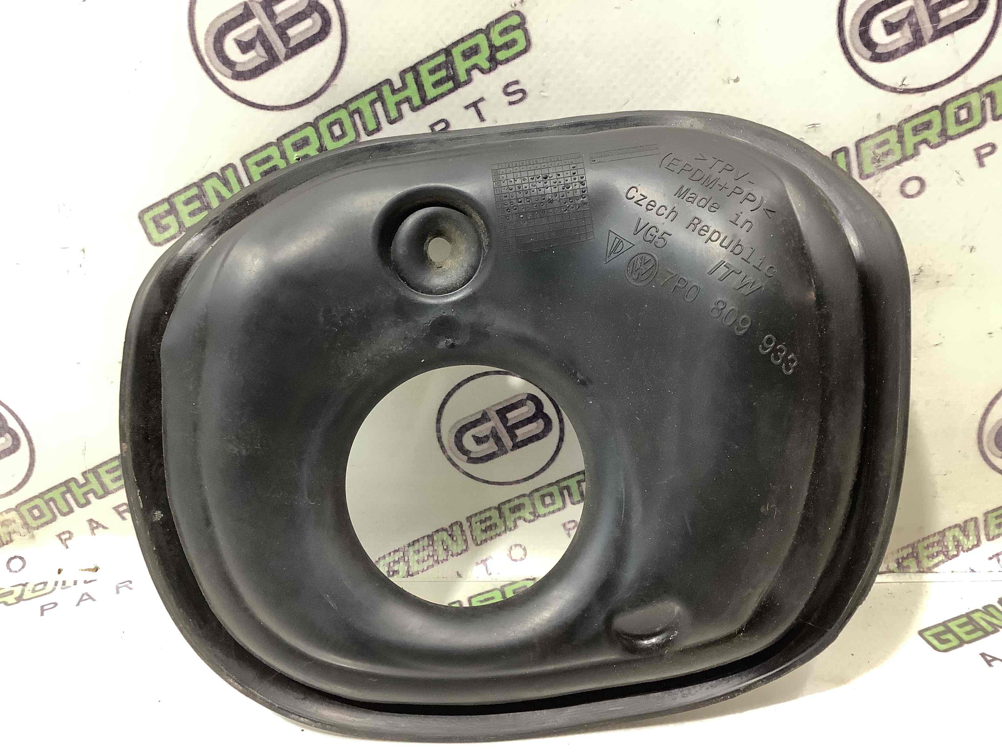 Корок бака, кришка заливної горловини, дотяжка