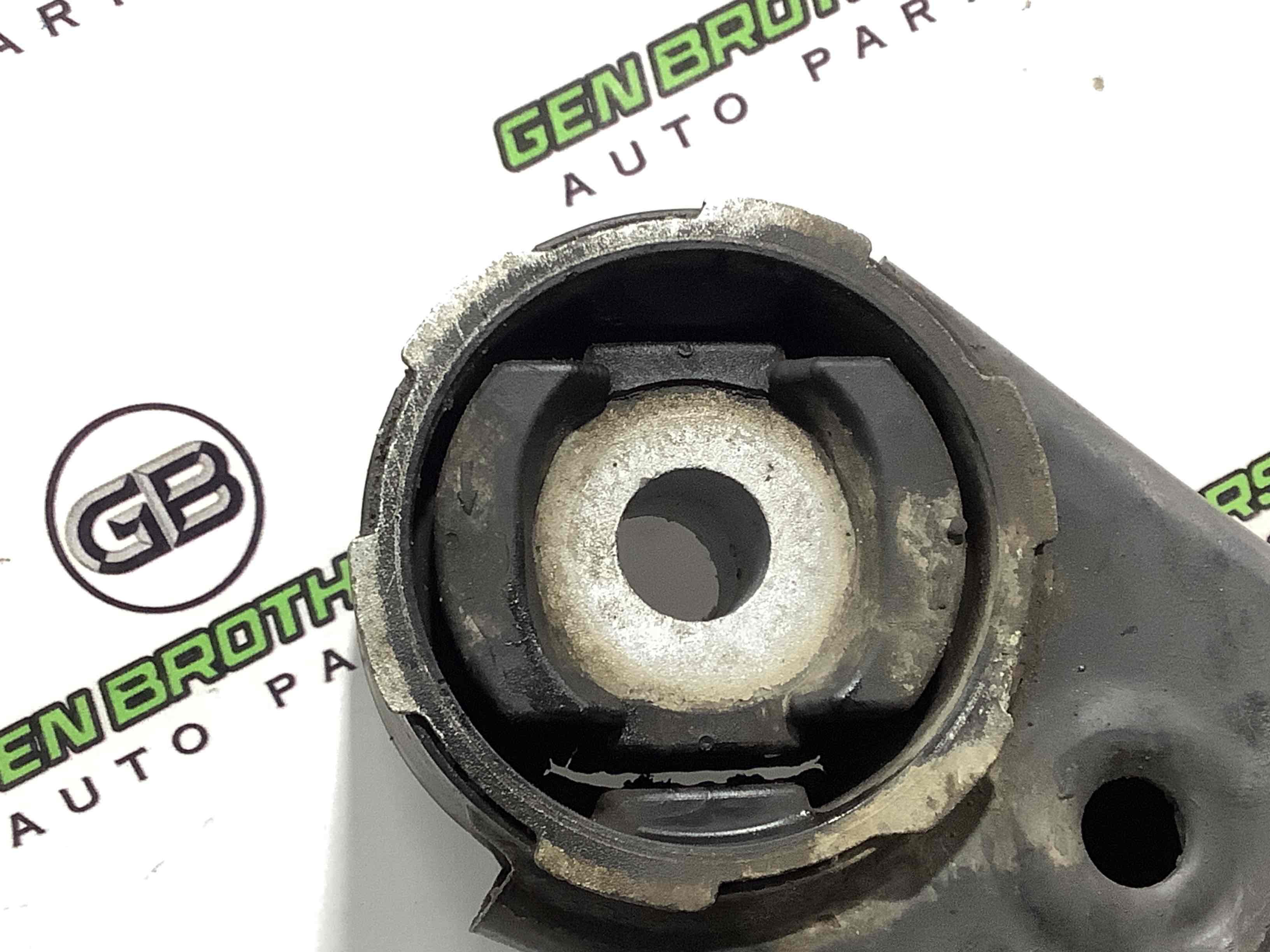 Балка підвіски передня підрамник