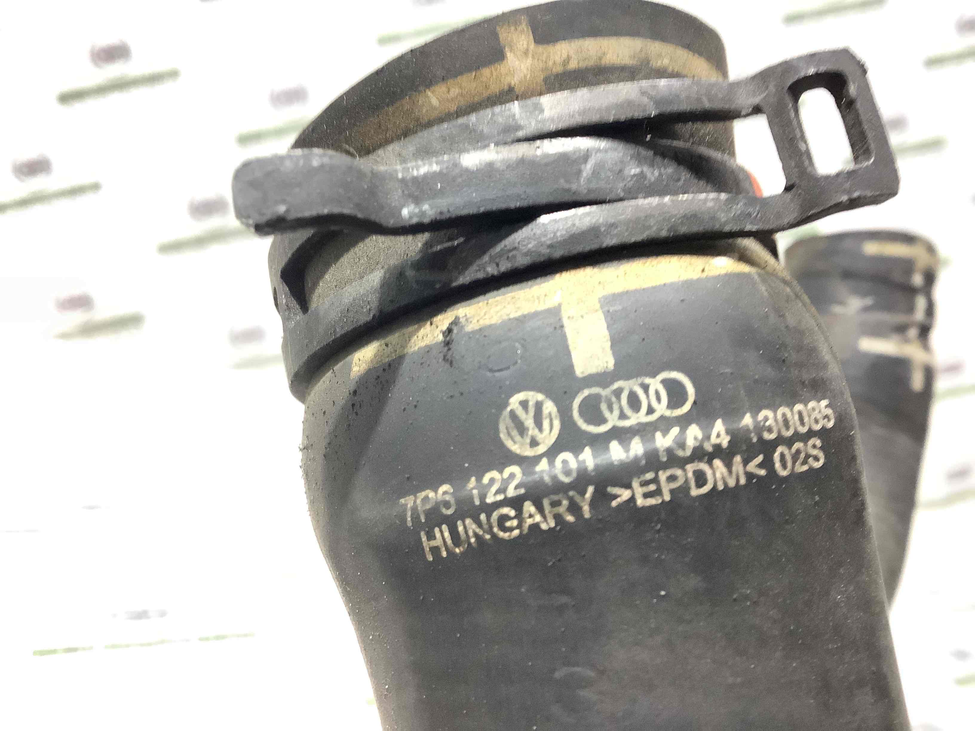 Патрубок трубопровід, шланг