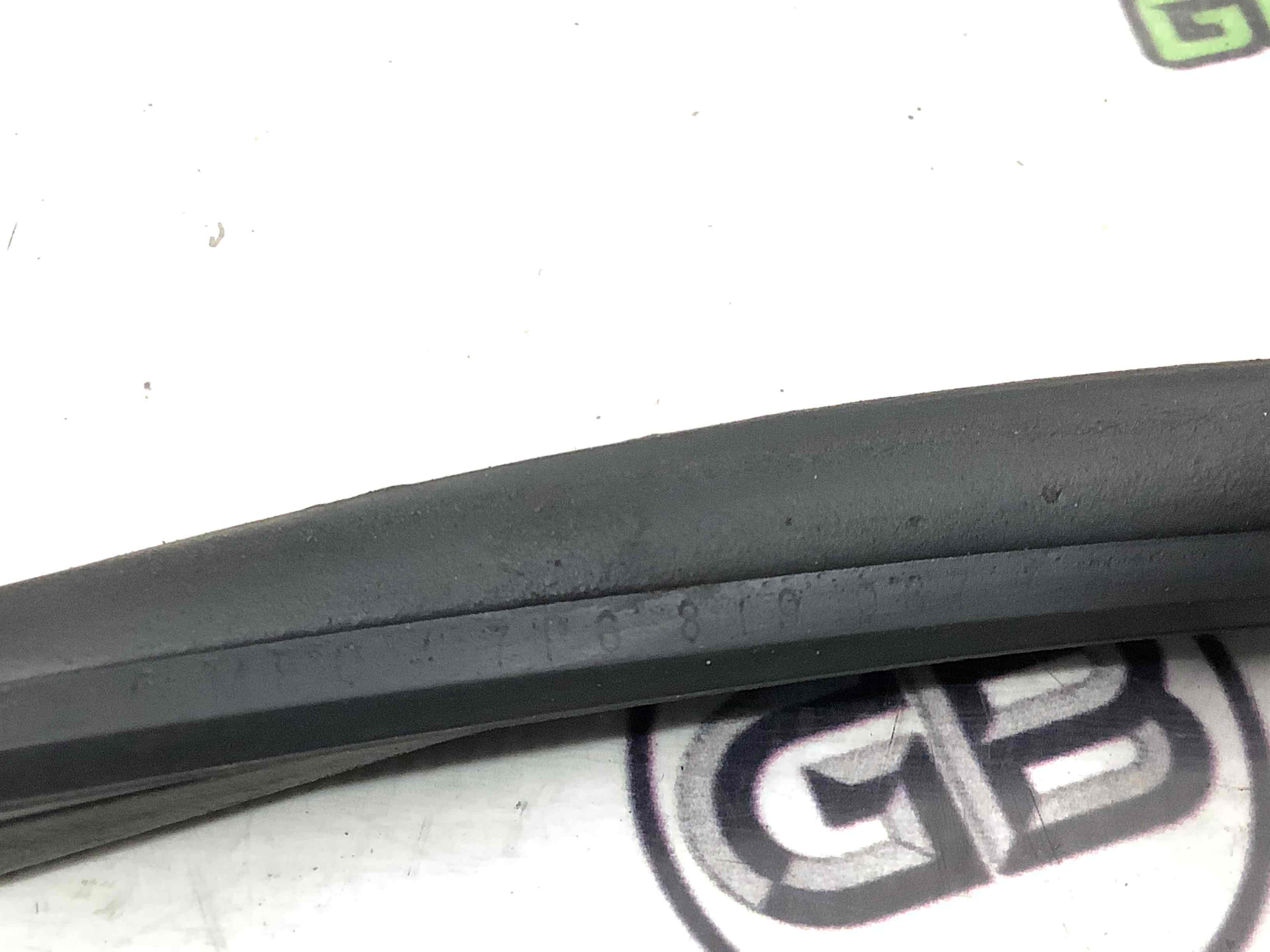 Ущільнювач капота, ізолятор, шуба