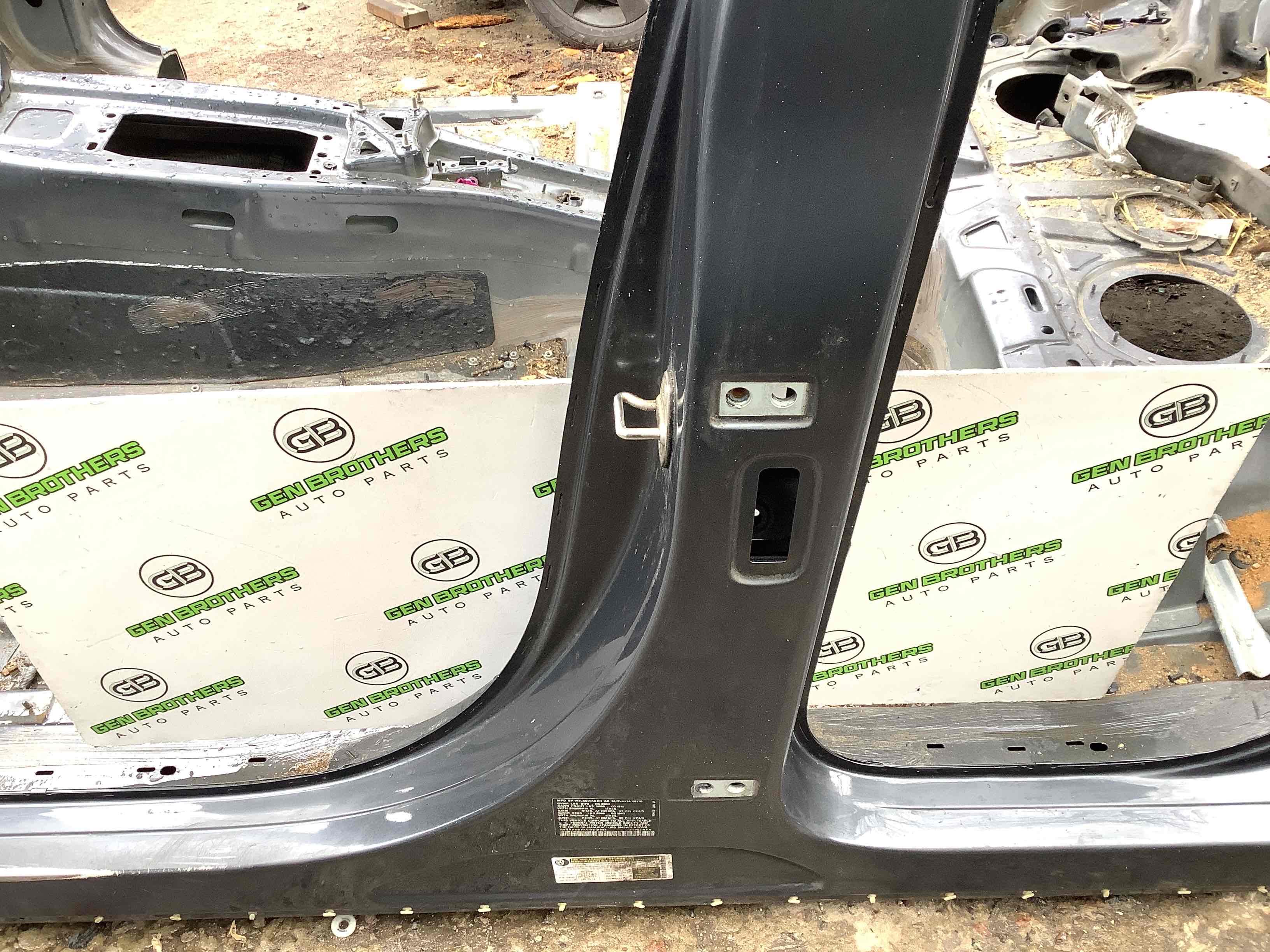 Стійки кузова та пороги