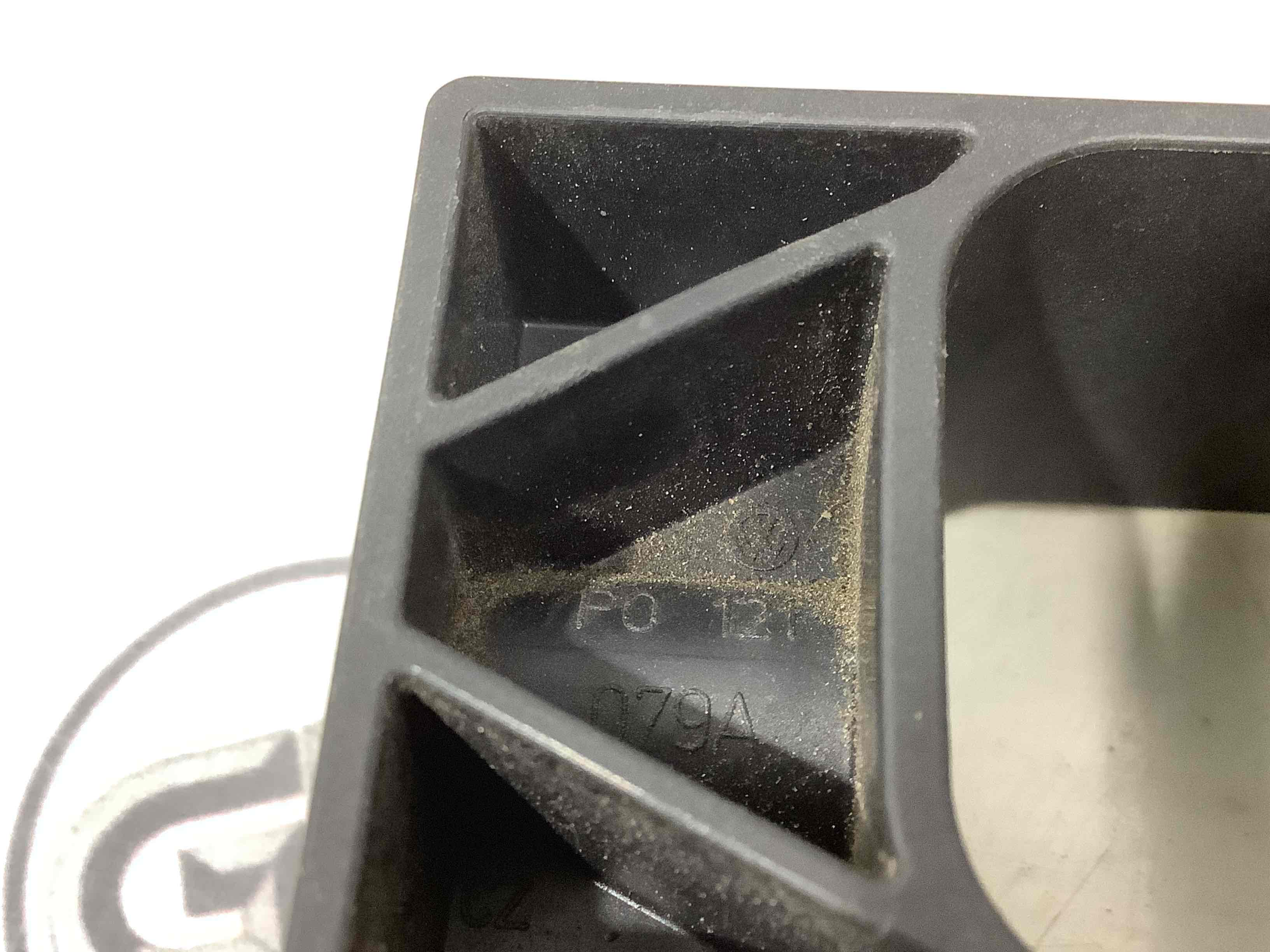 Опора радіатора, кріплення, кронштейн, ущільнювач радіатора