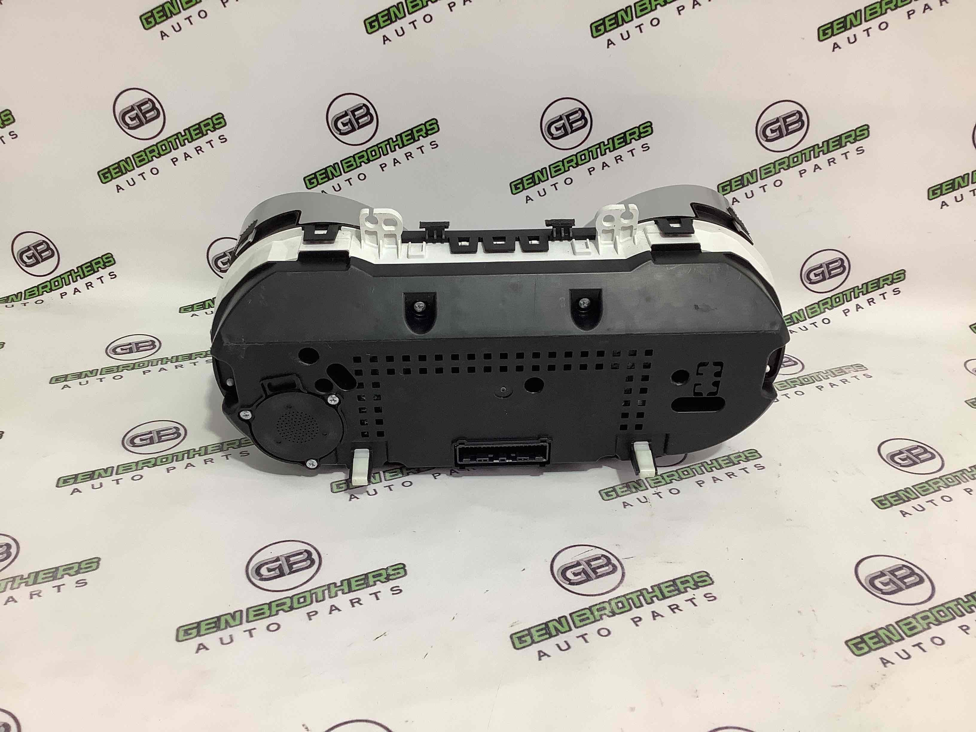 Щиток приладів панель приладів