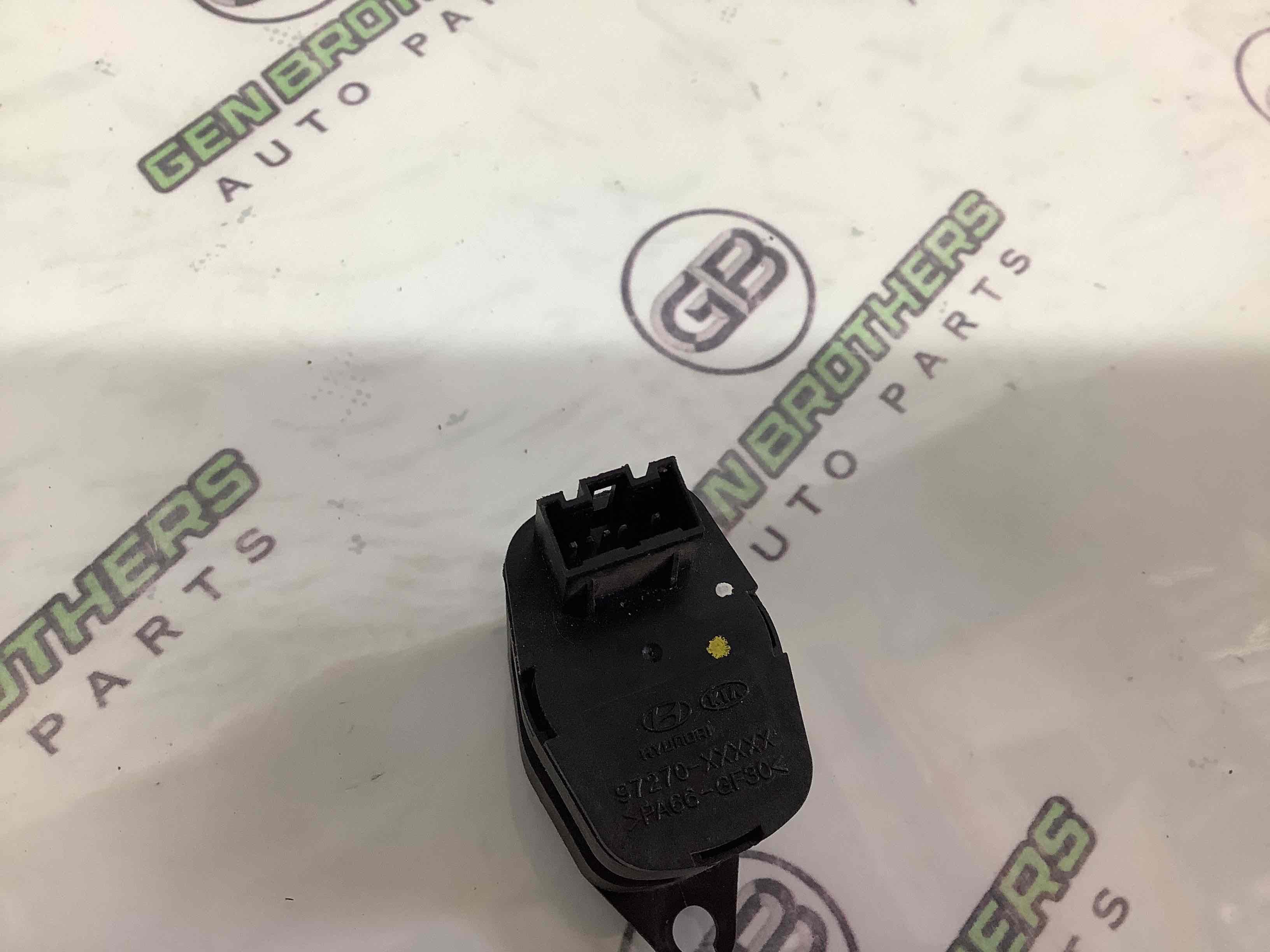 Датчик температури повітря у салоні