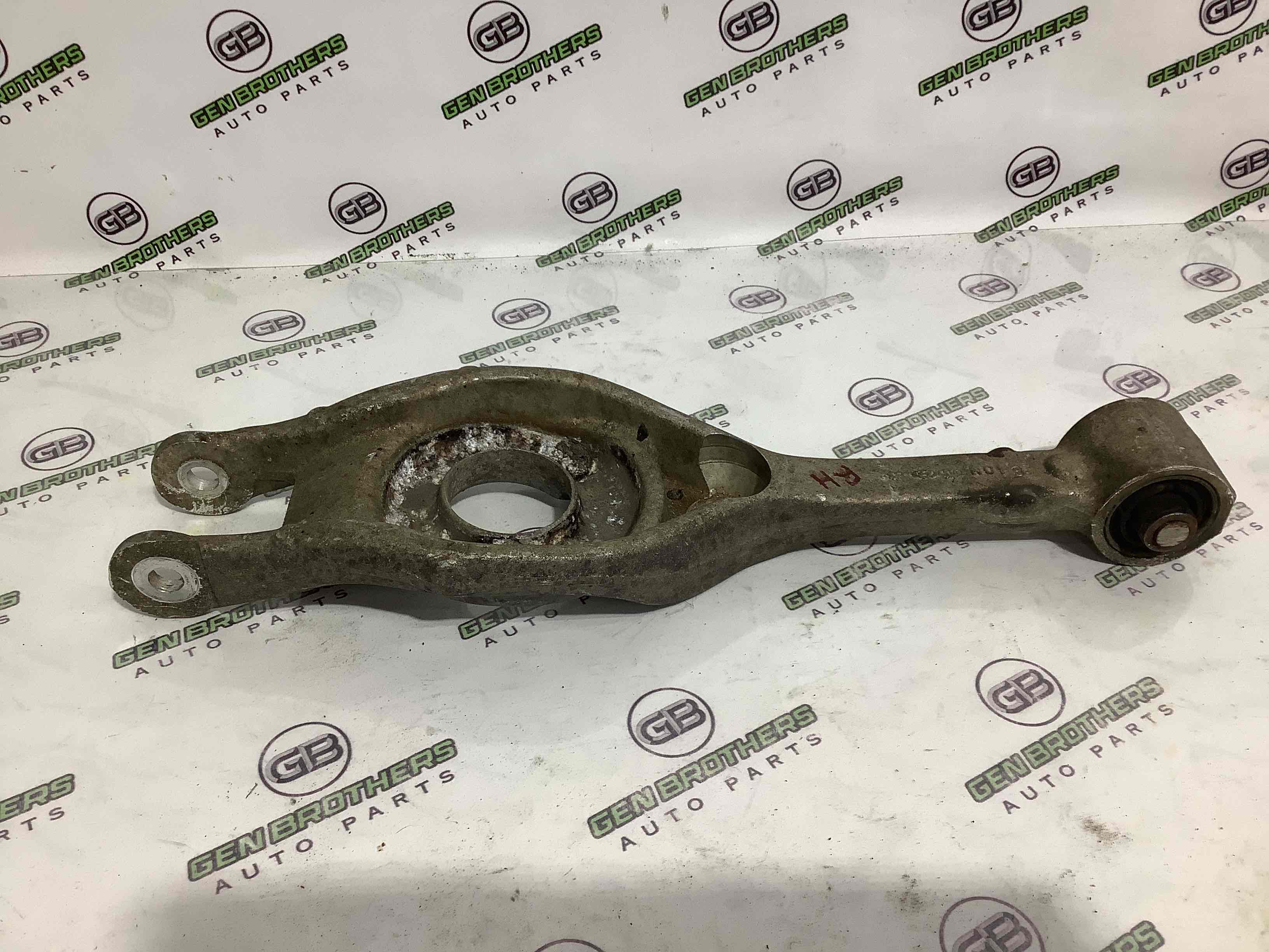 Важіль задній правий