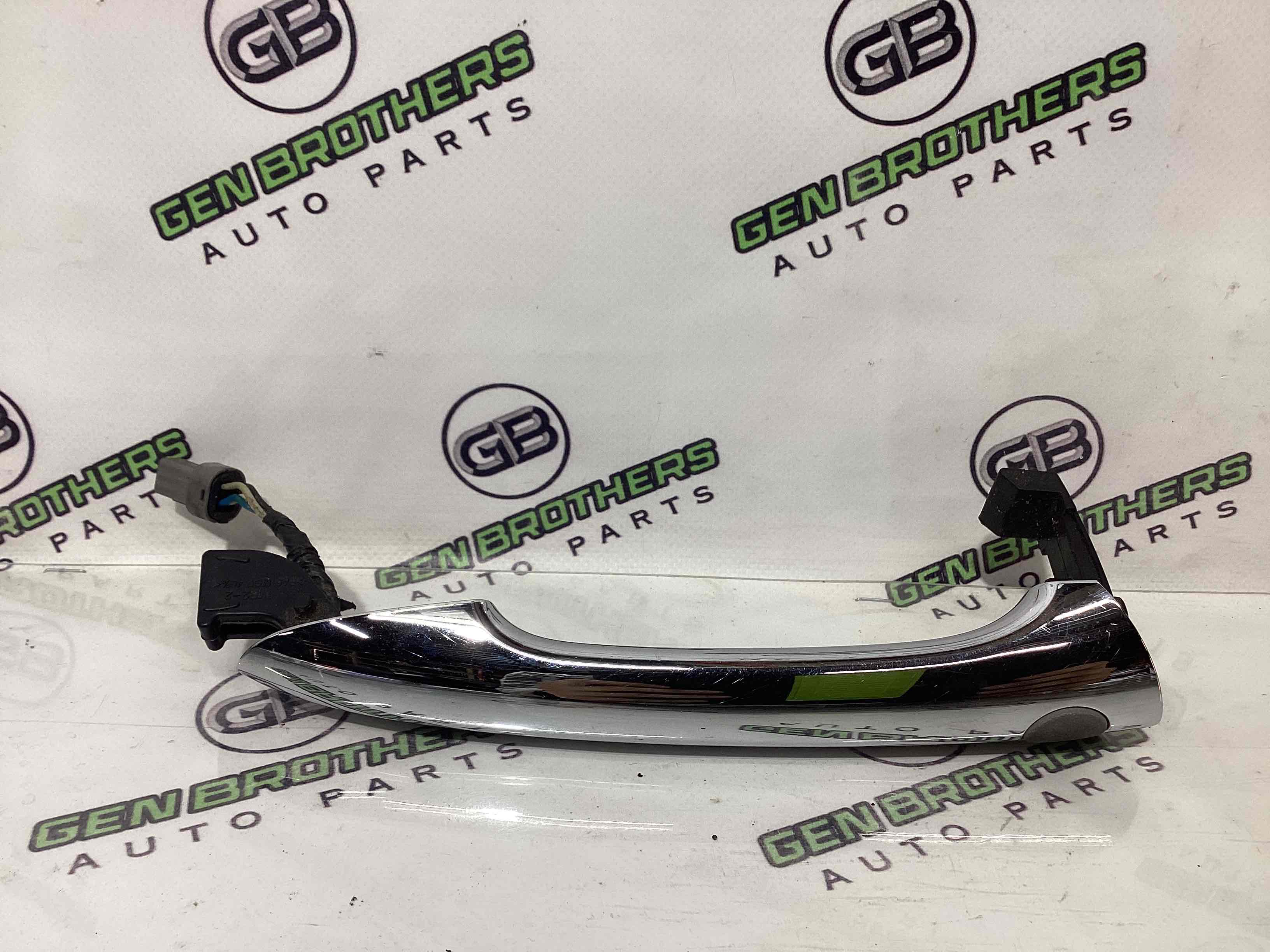 Ручка двері зовнішня