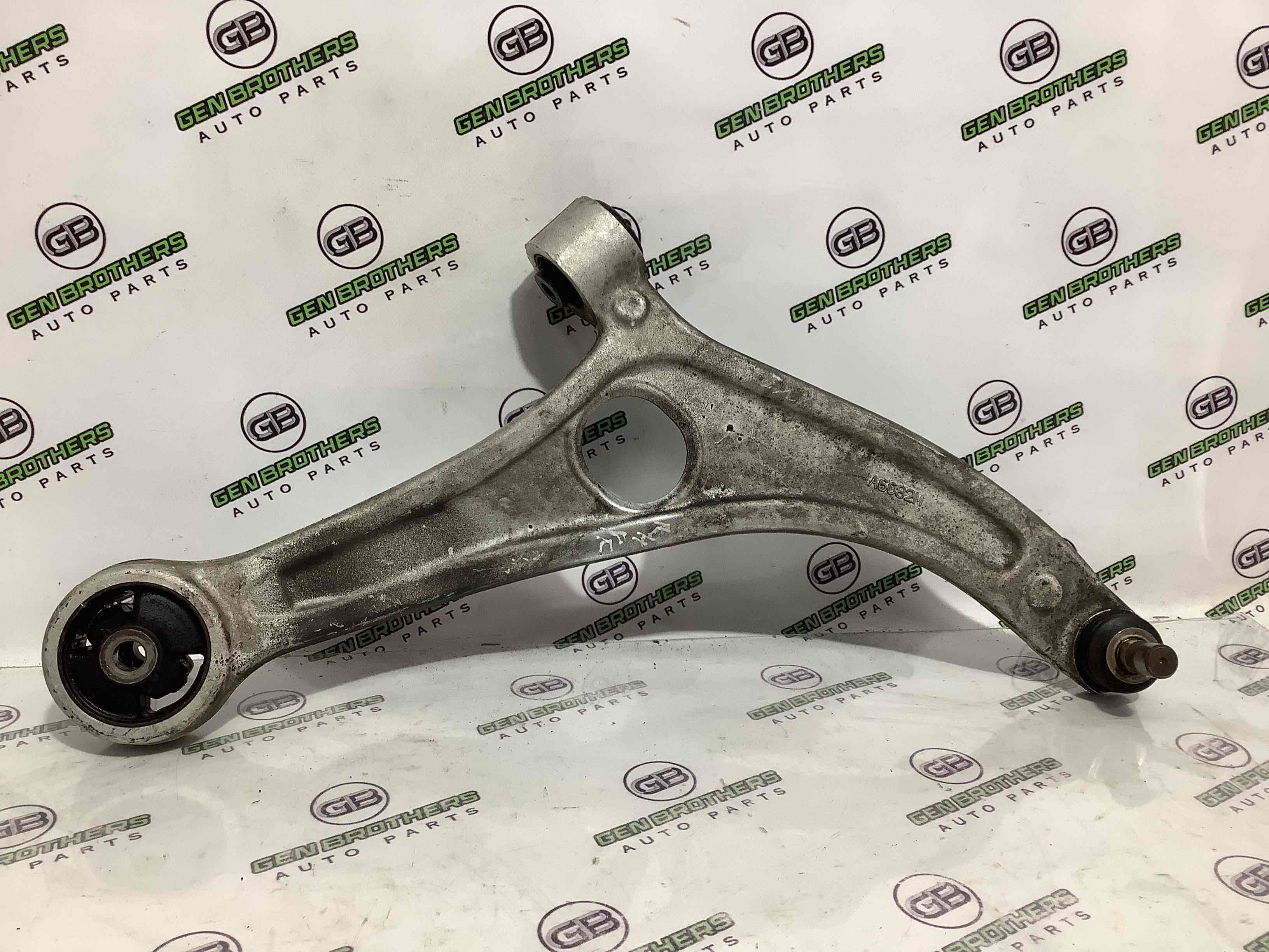 Важіль передній правий