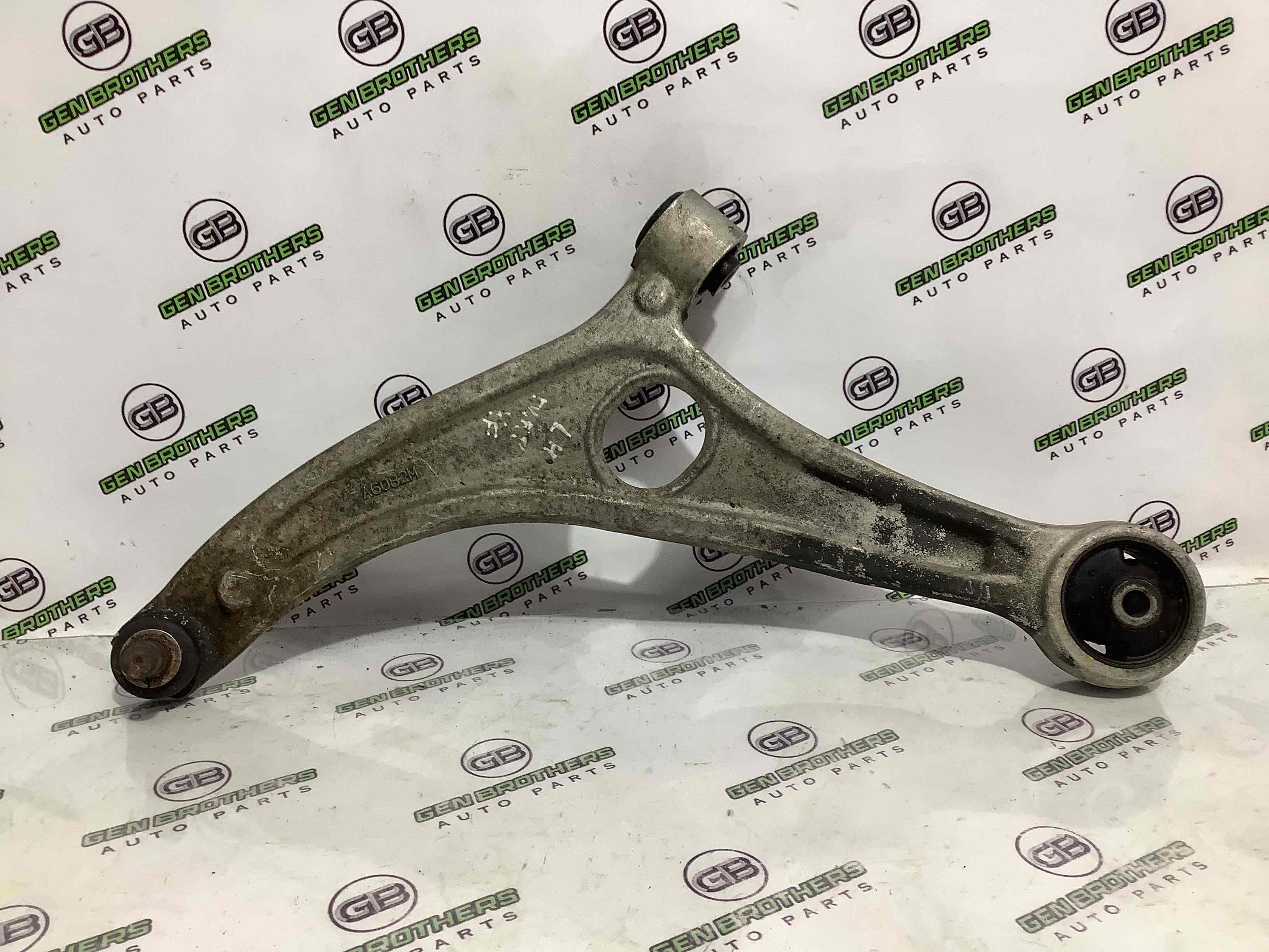 Важіль передній лівий