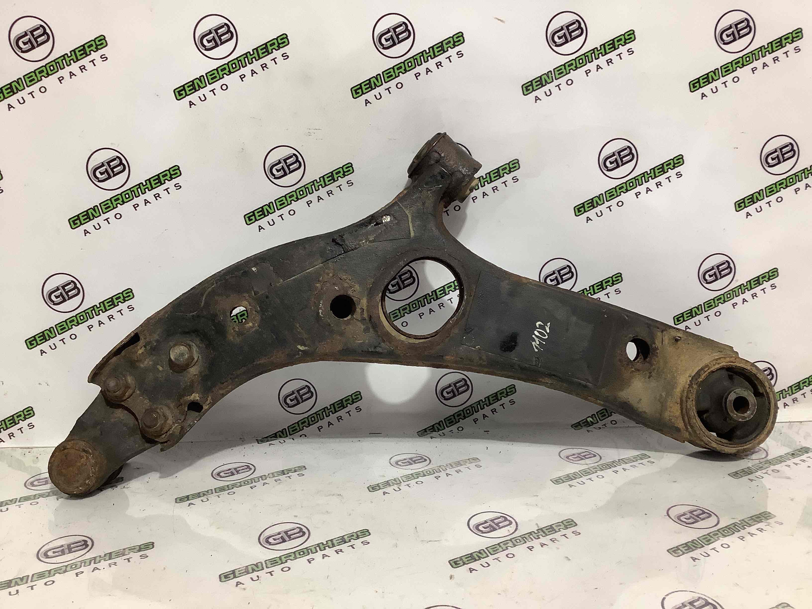 Важіль передній правий