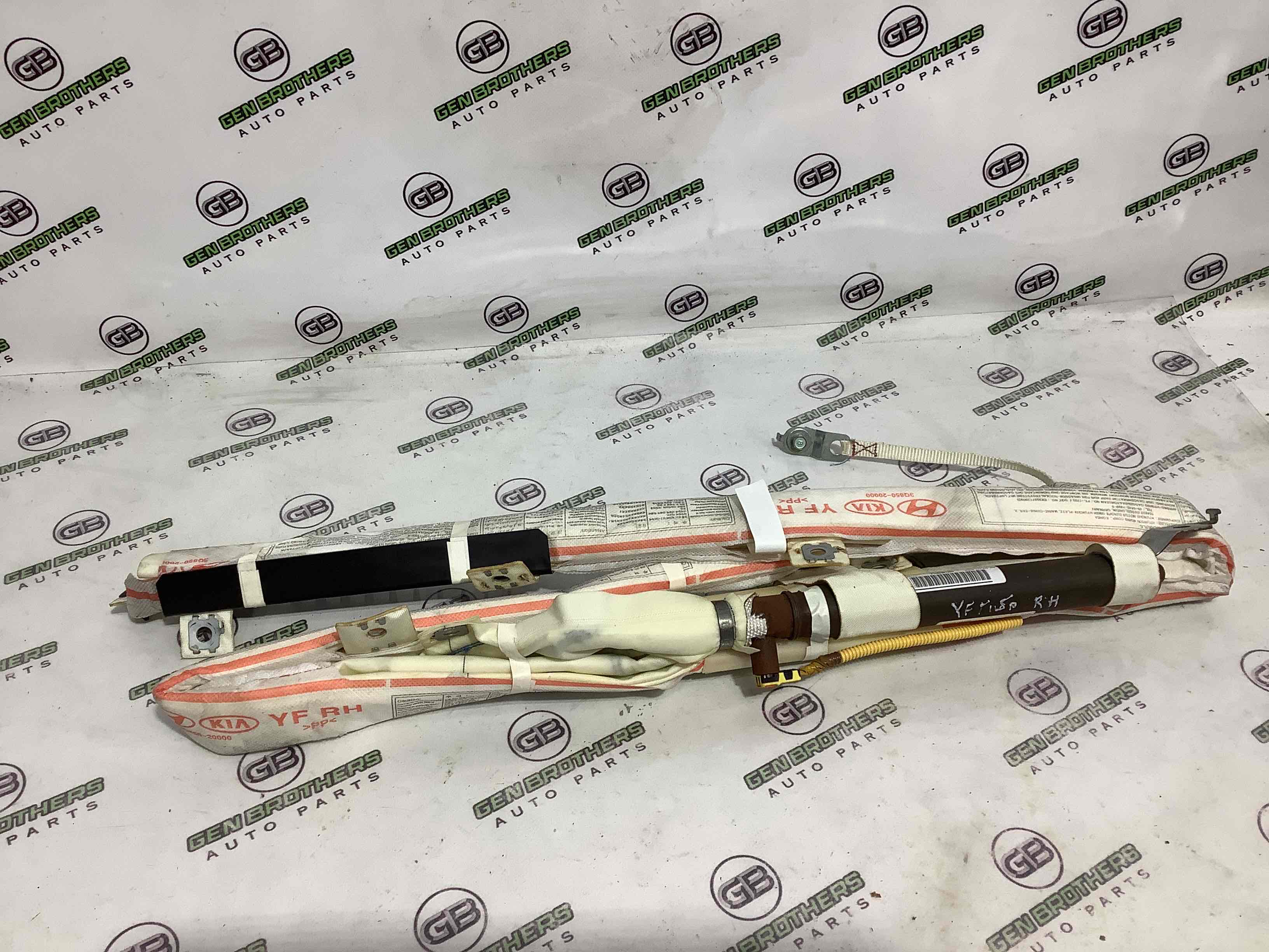 Подушка безпеки збоку шторка