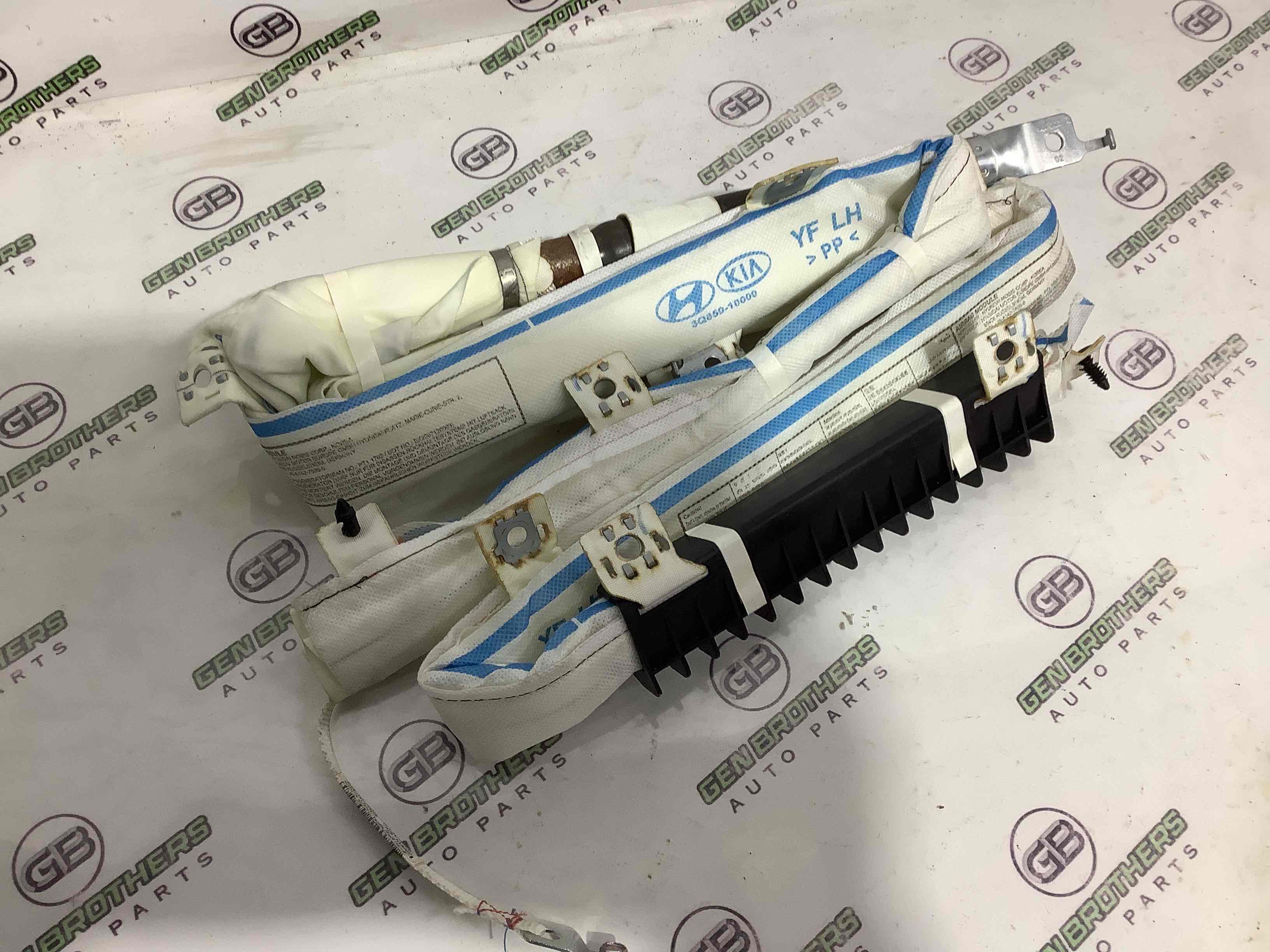 Подушка безпеки збоку шторка