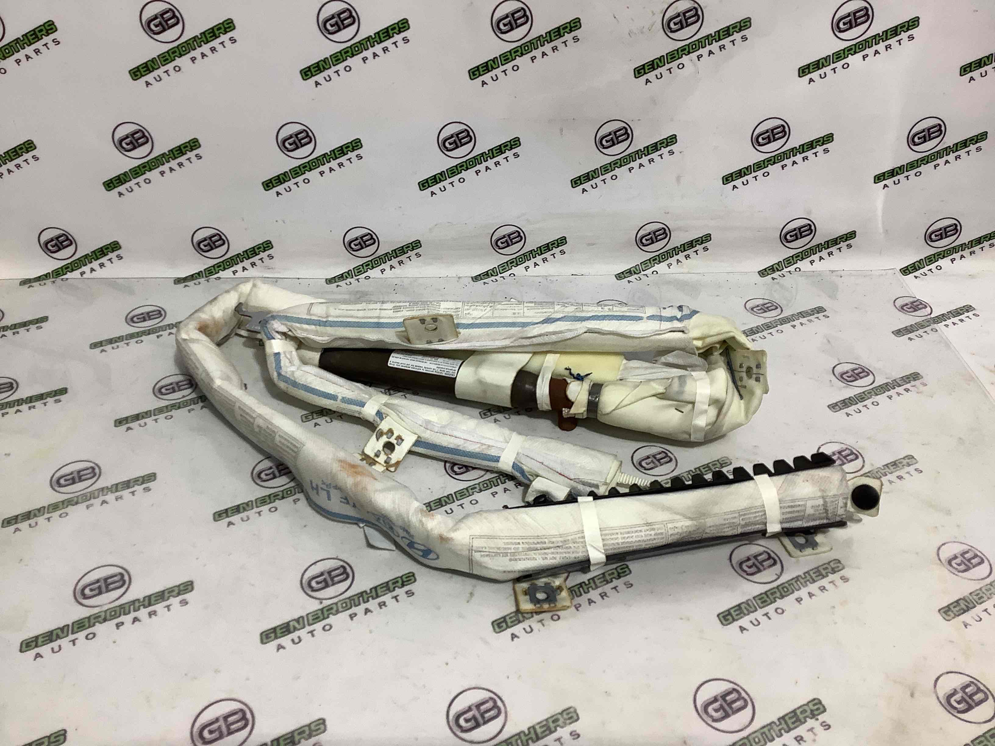 Подушка безпеки збоку шторка