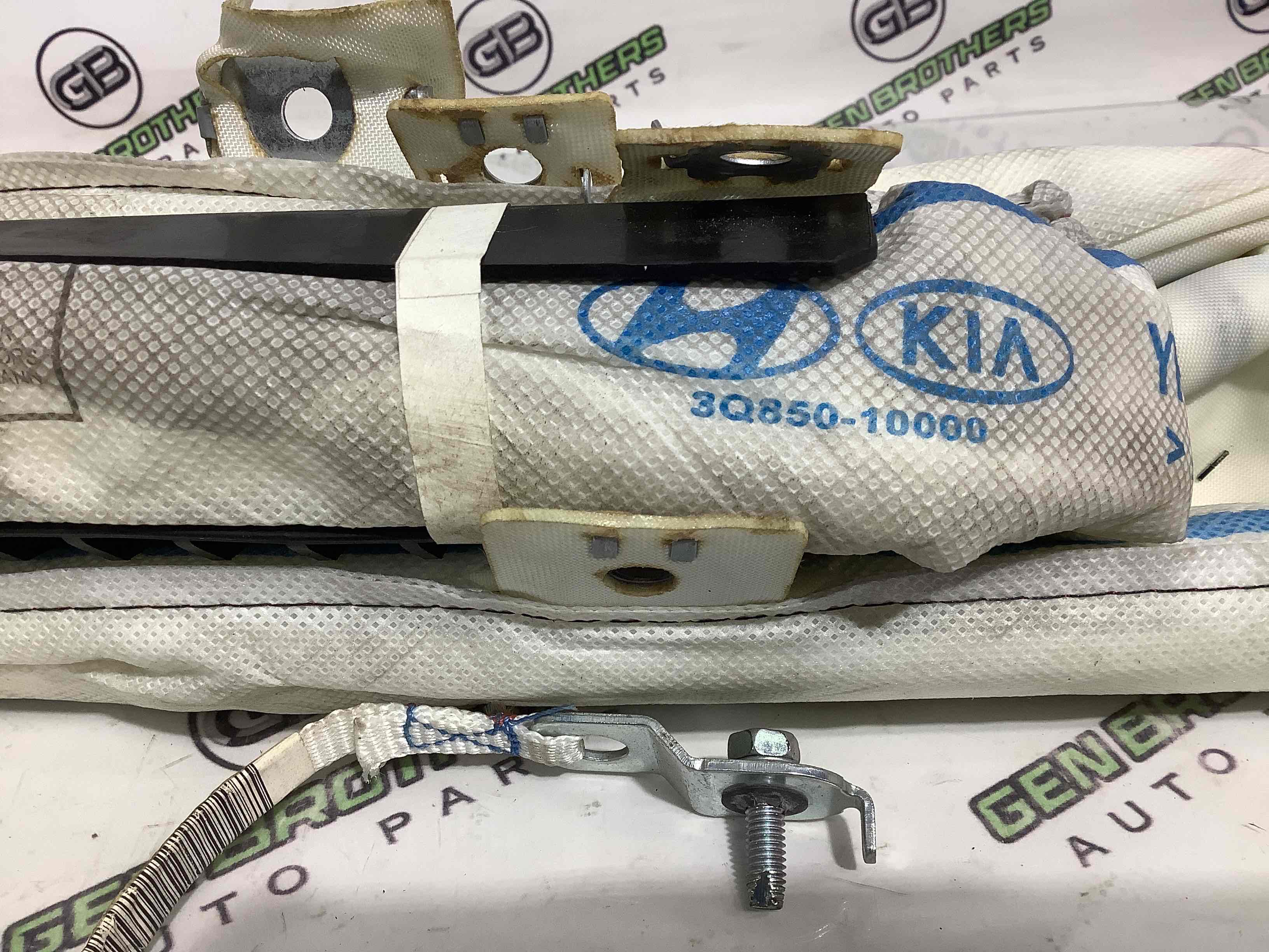 Подушка безпеки збоку шторка