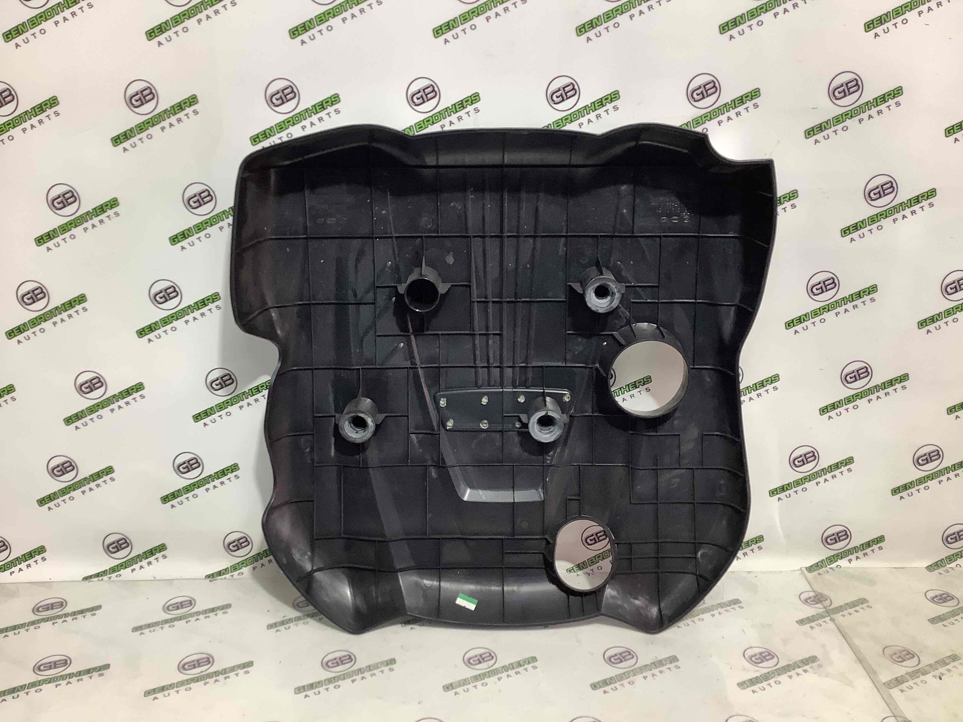 Кришка двигуна декоративна