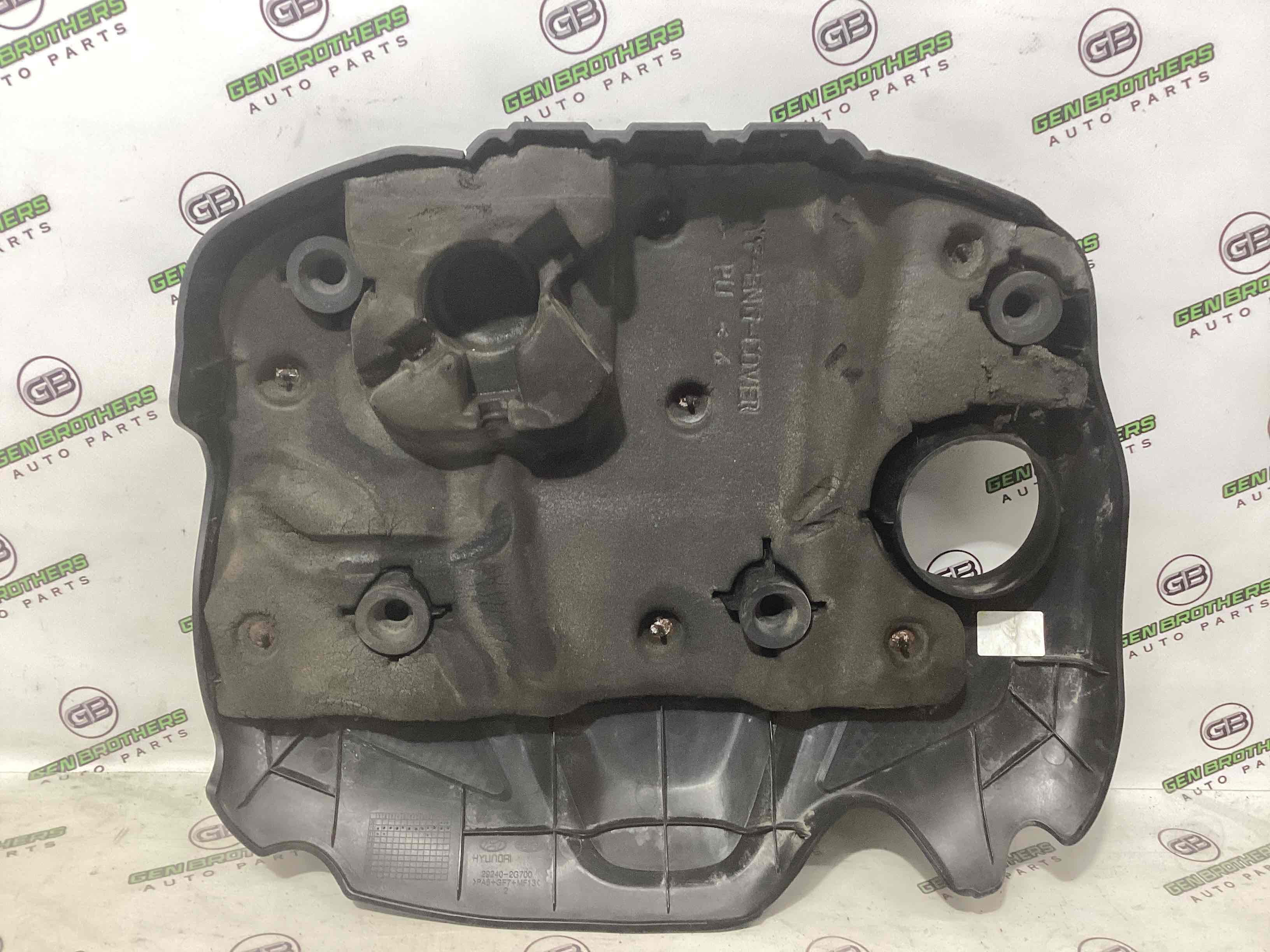 Кришка двигуна декоративна