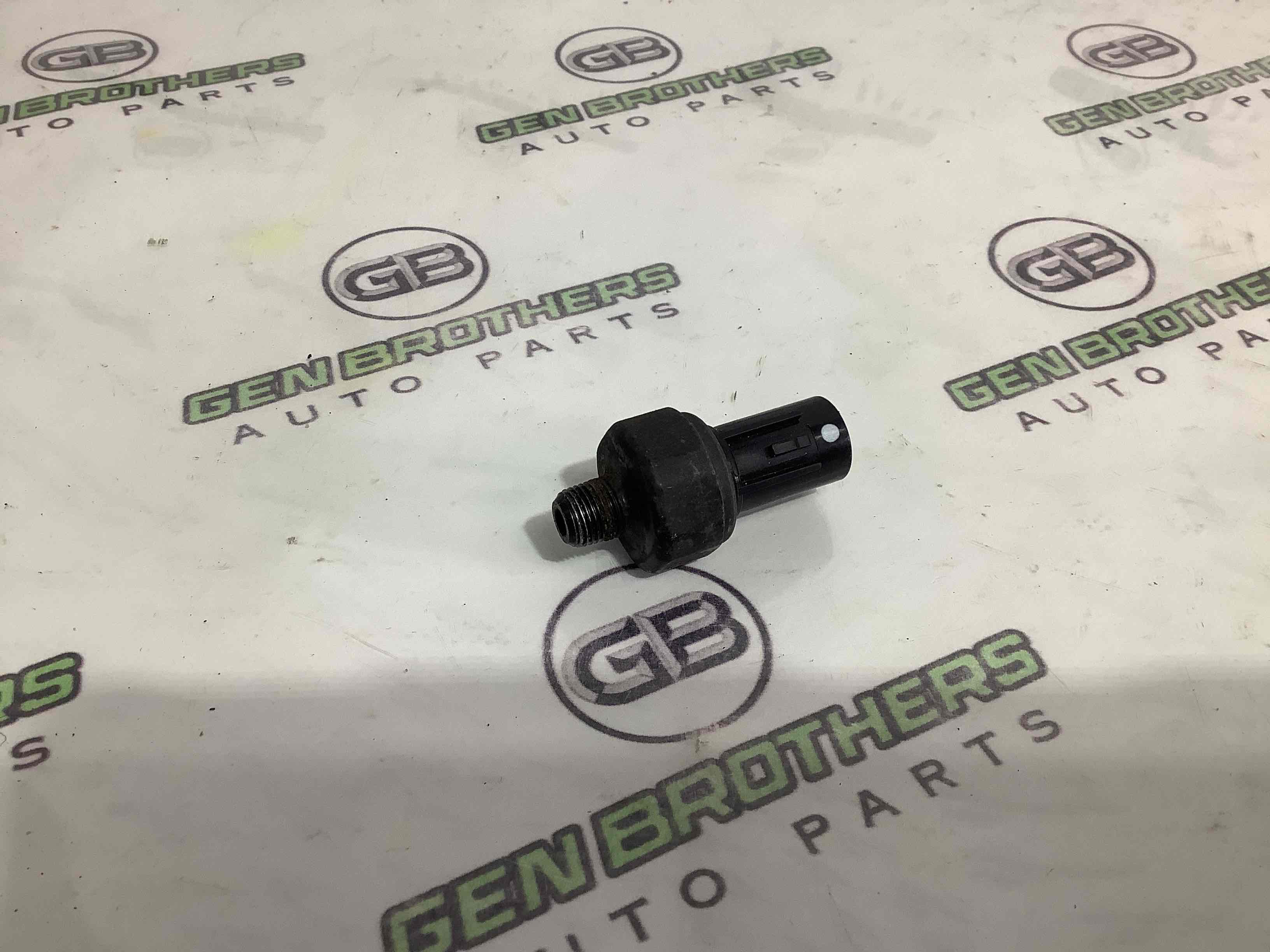 Датчик тиску олії