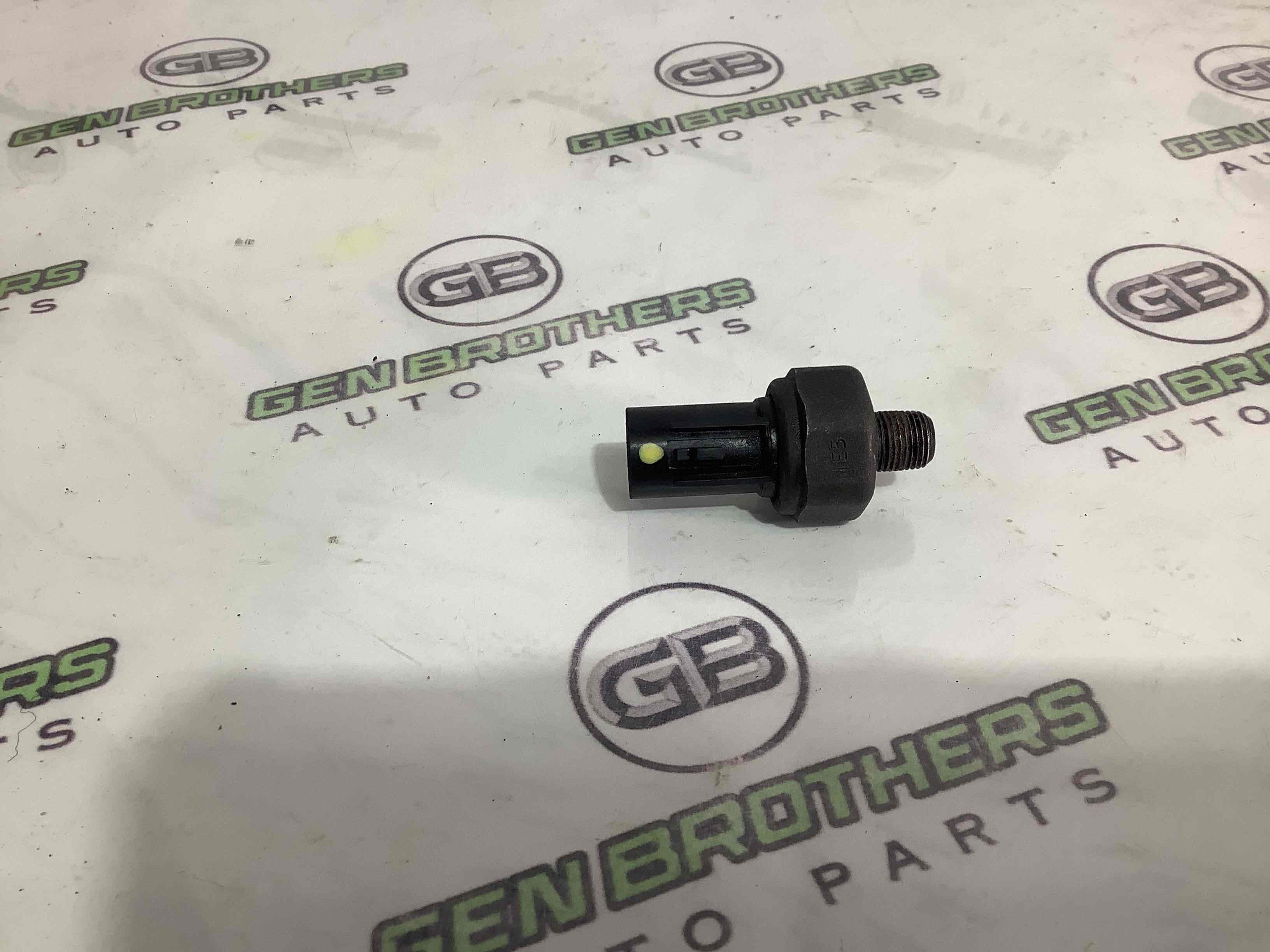 Датчик тиску олії