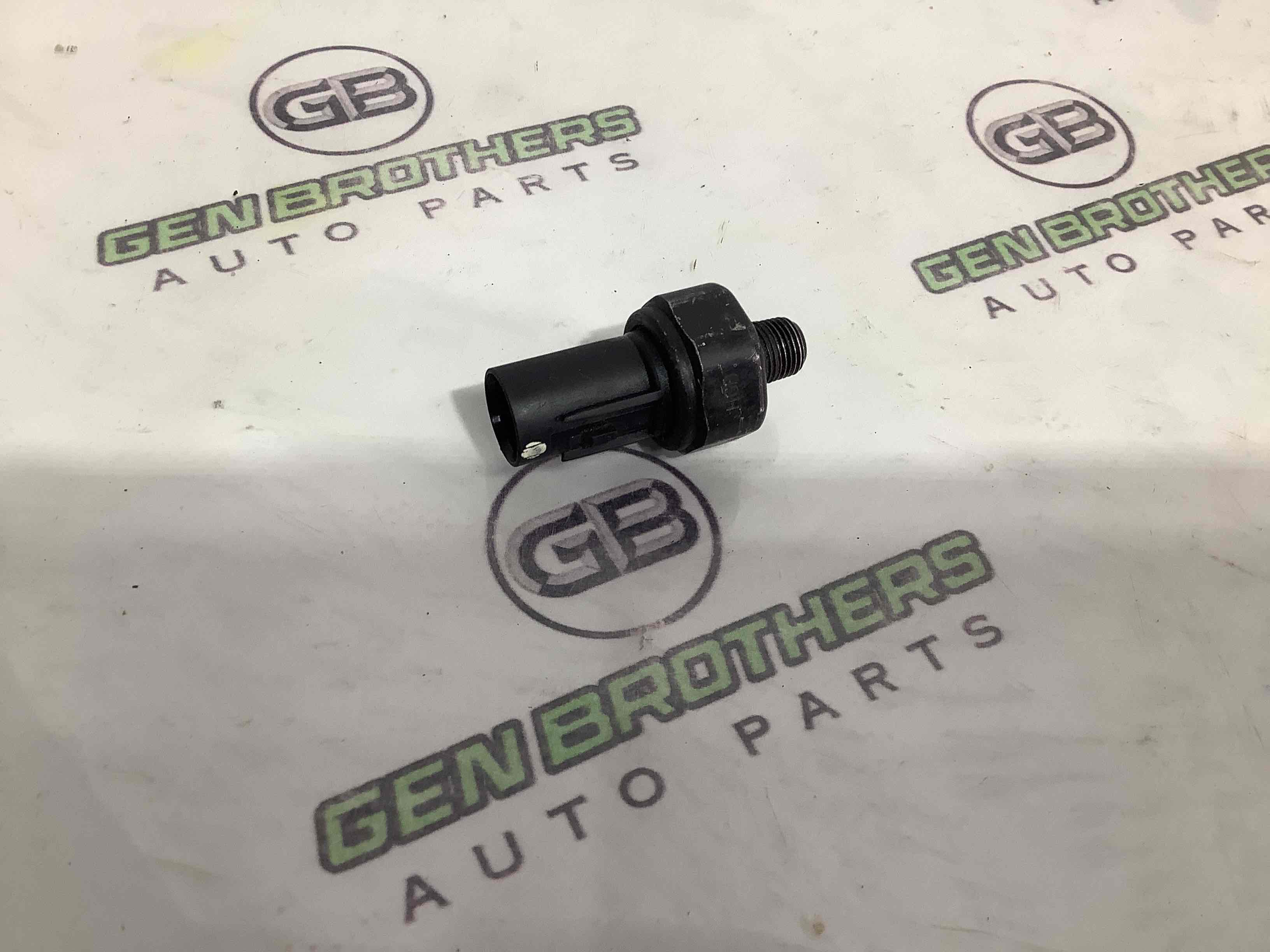 Датчик тиску олії