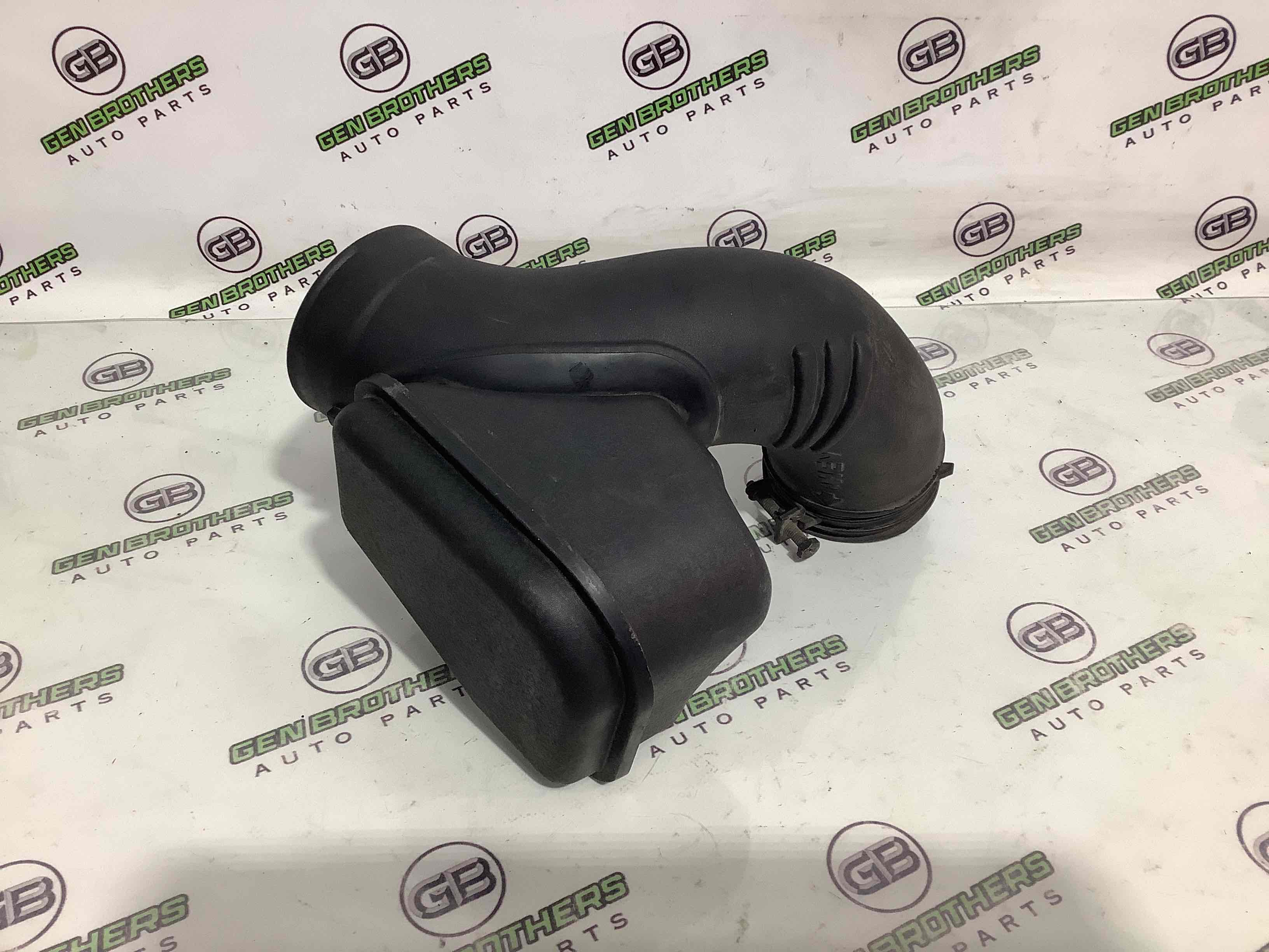 Патрубок повітряного фільтра