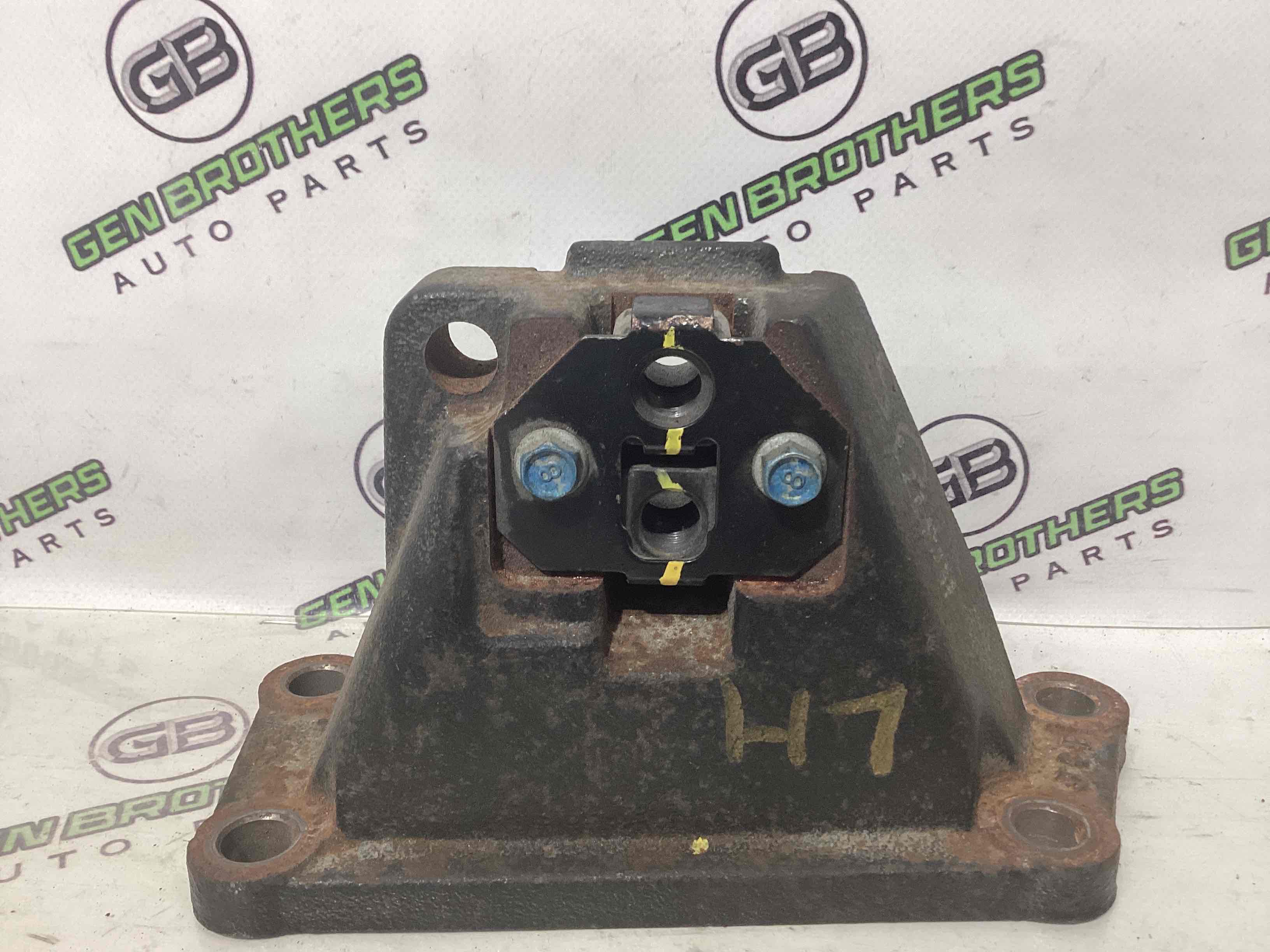 Кріплення, кронштейн