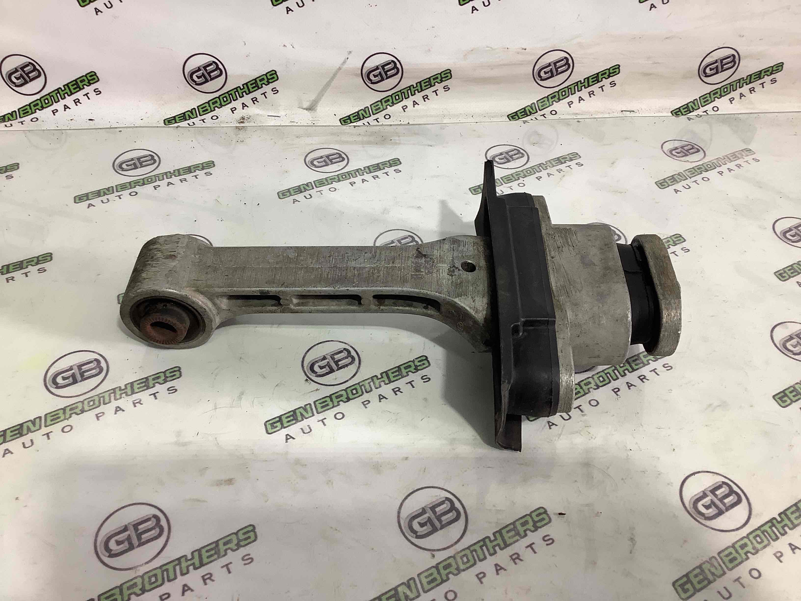 Подушка кріплення двигуна