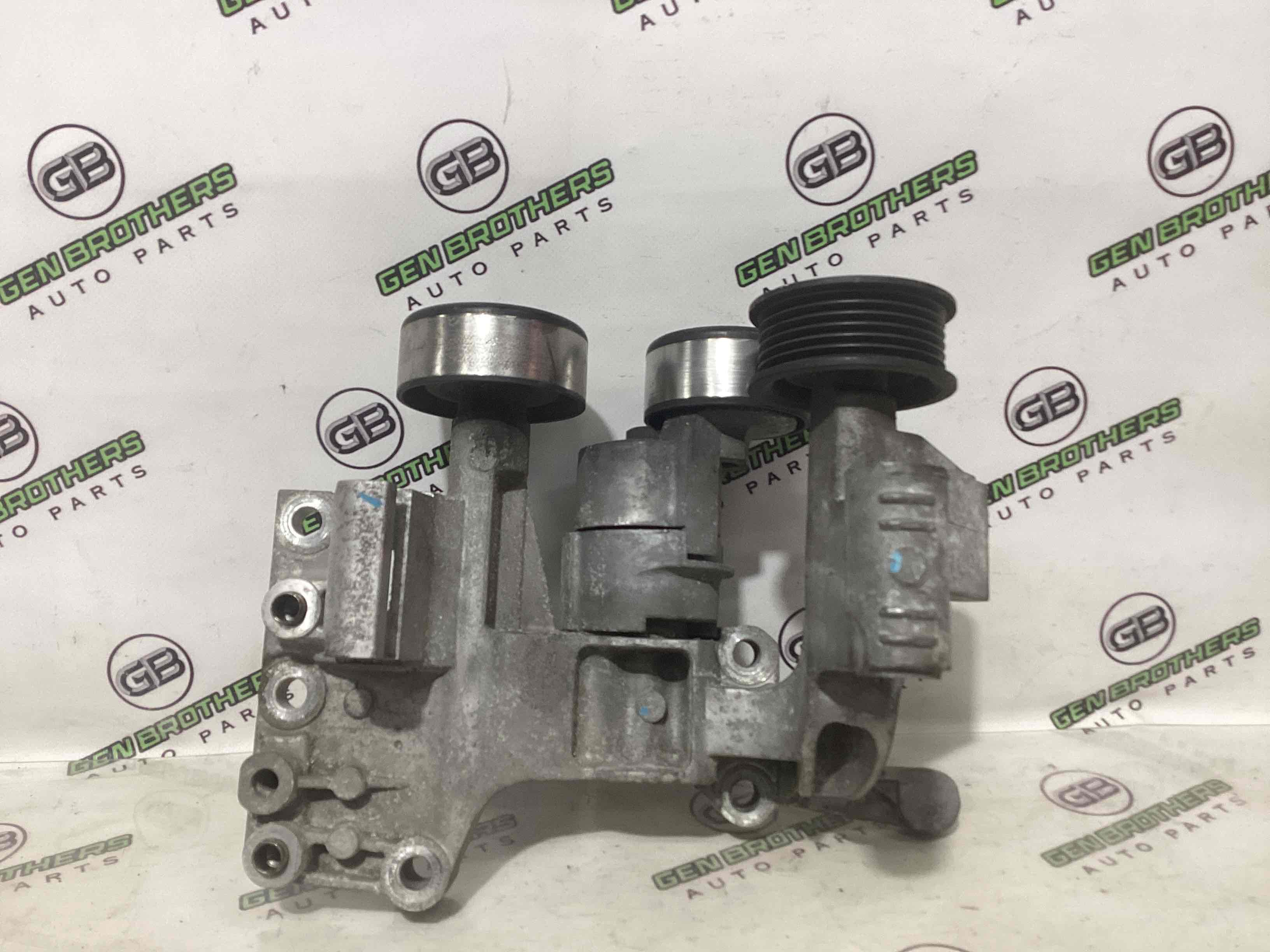 Генератор, кронштейн генератора