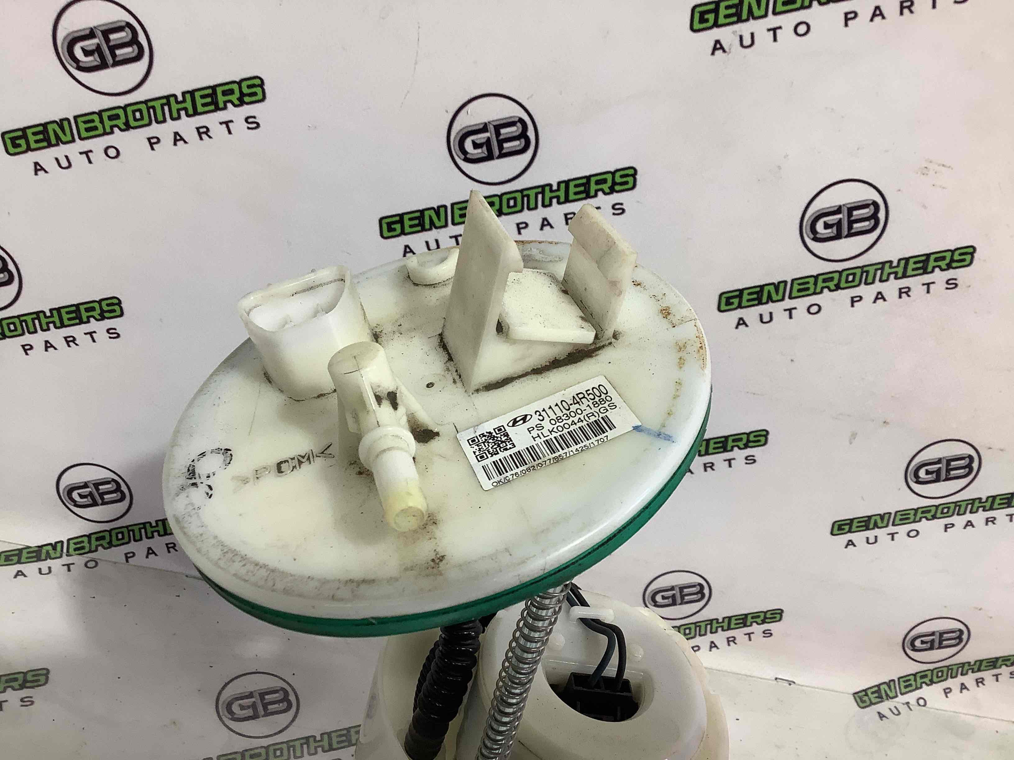 Насос паливний