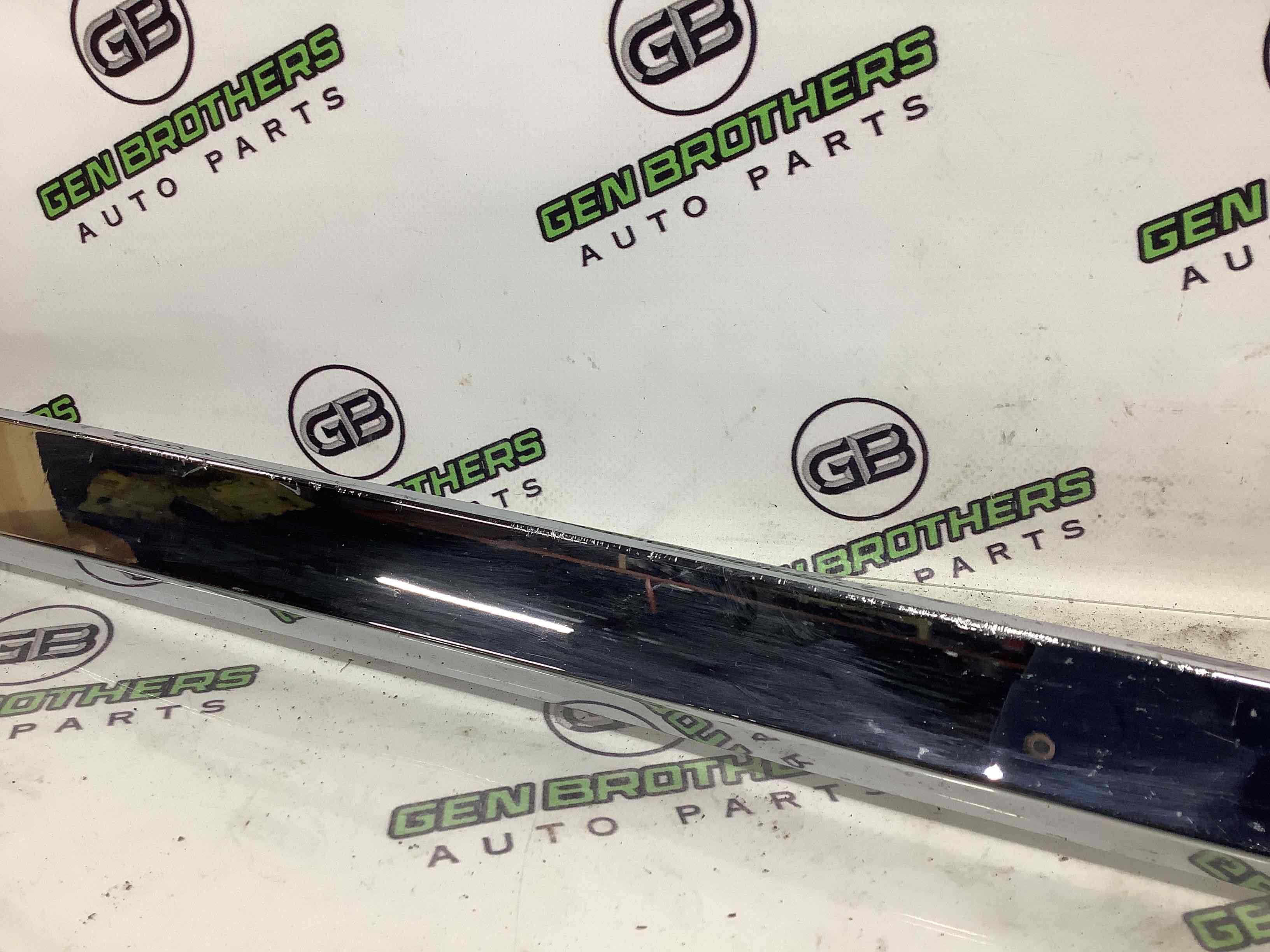 Молдинг двері передньої лівої