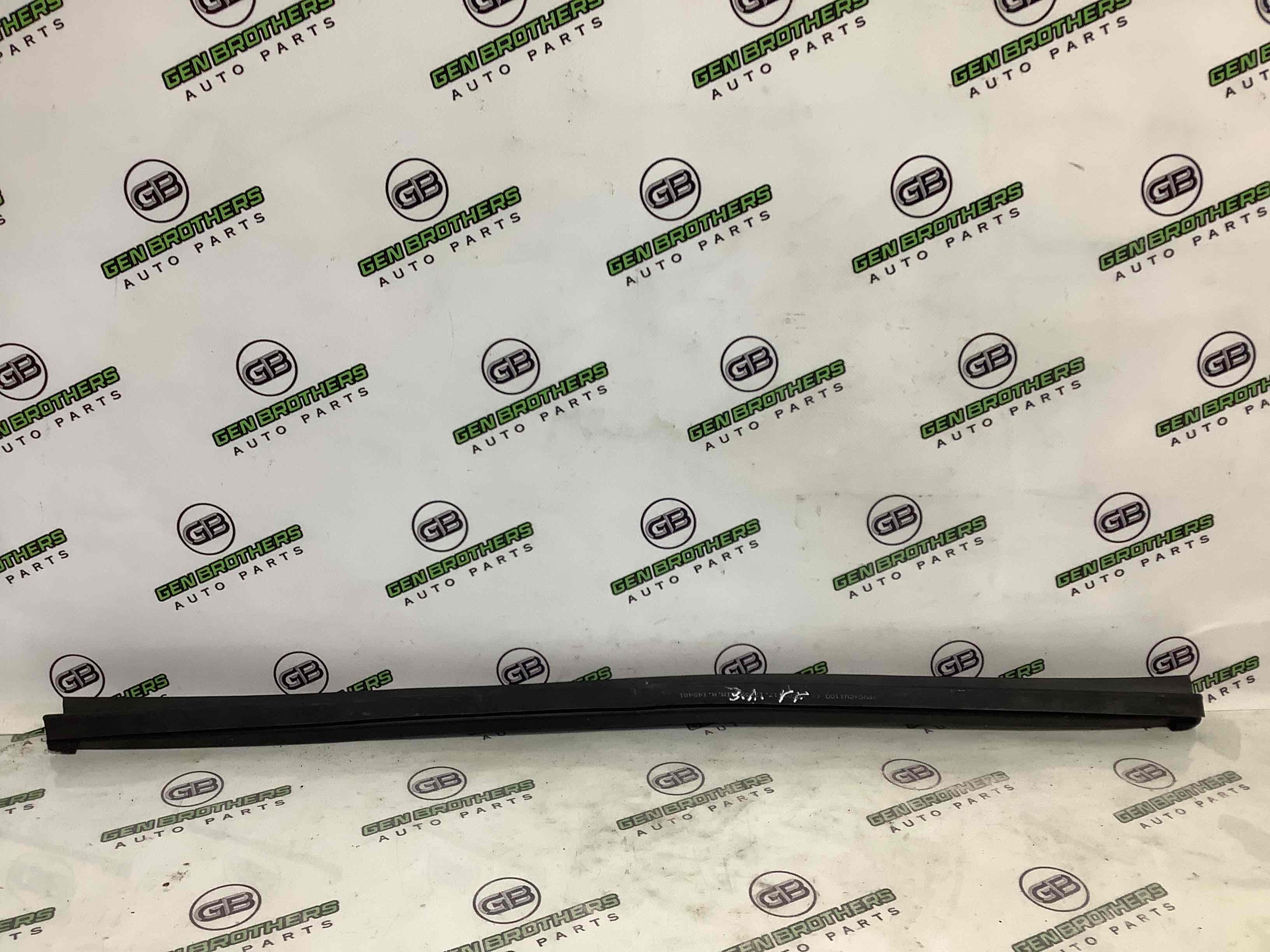 Молдинг двері задньої лівої