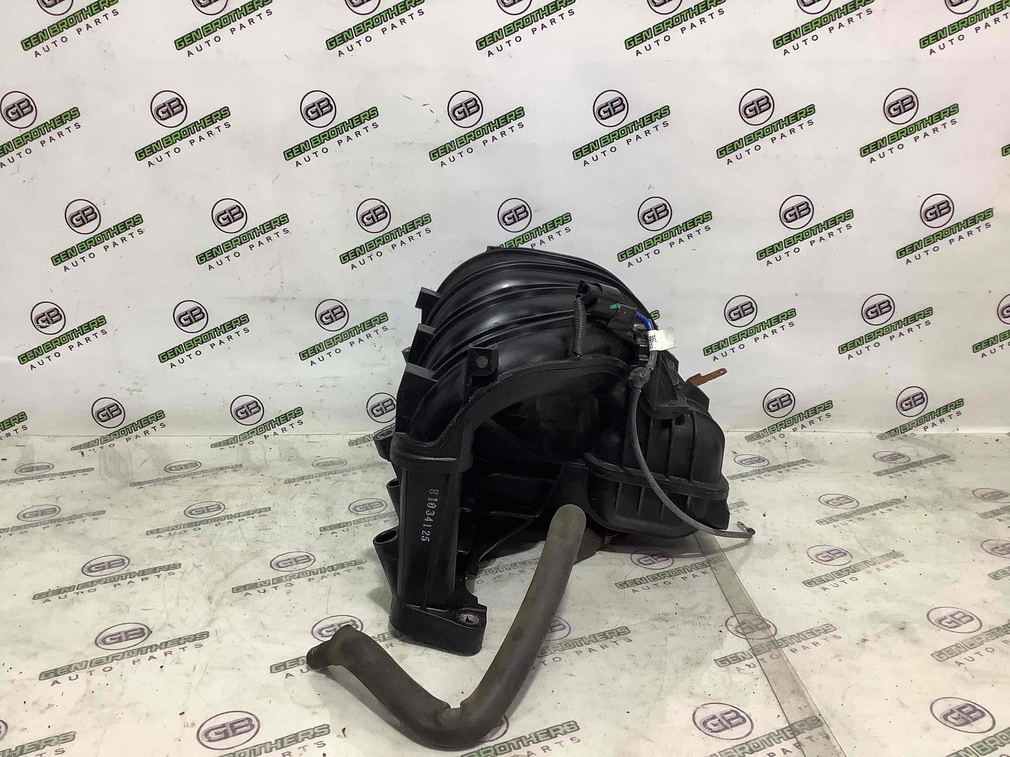 Колектор впускний