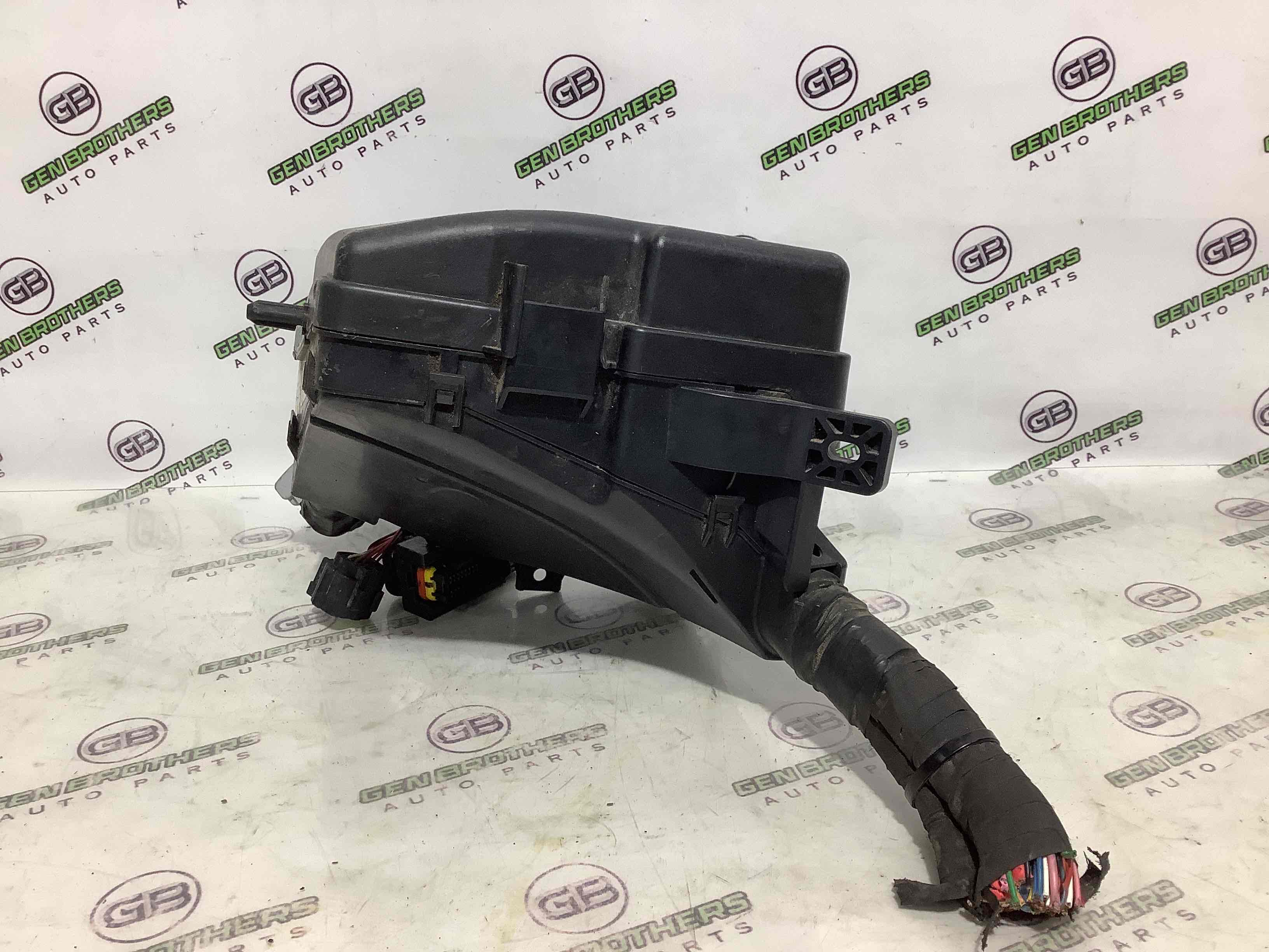 Блок запобіжників (блок реле)