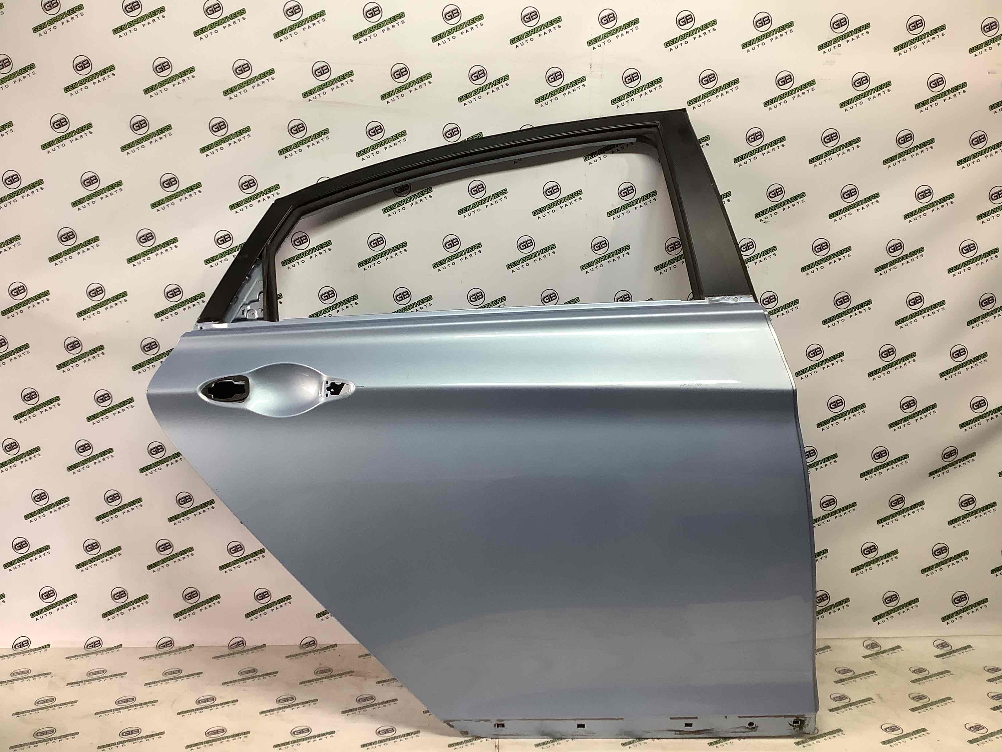 Двері задні права