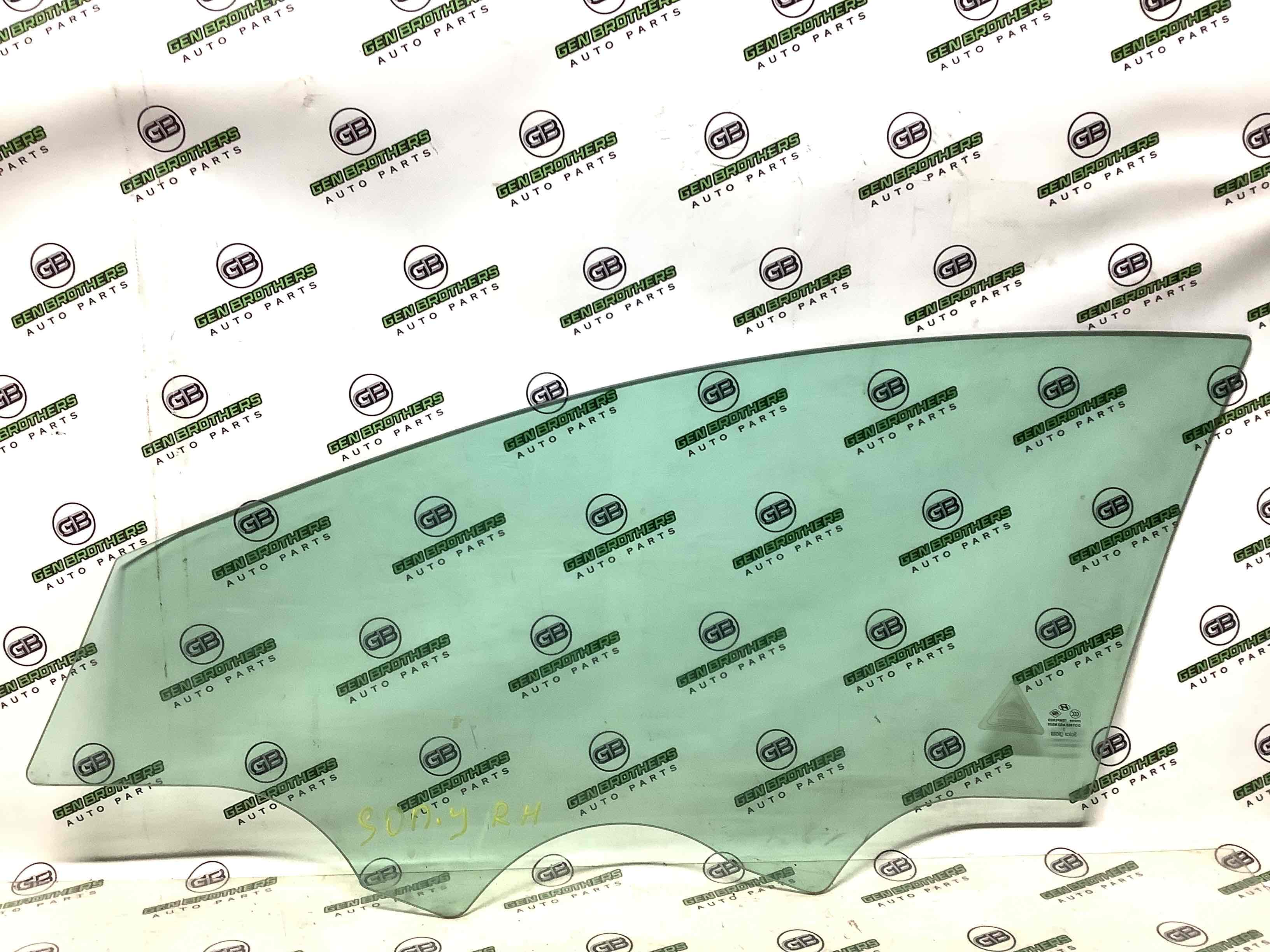 Скло переднє праве