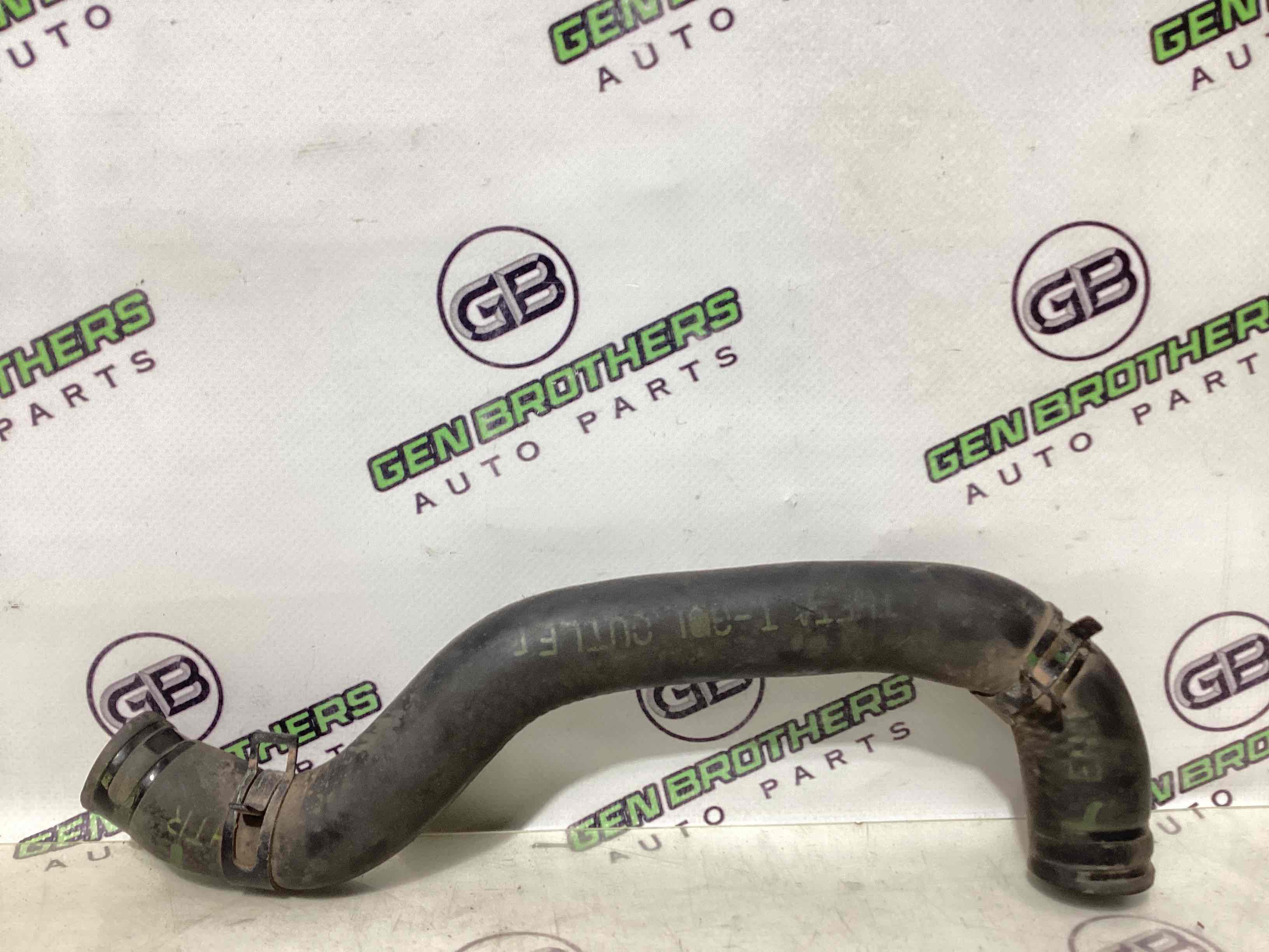 Патрубок трубопровід, шланг