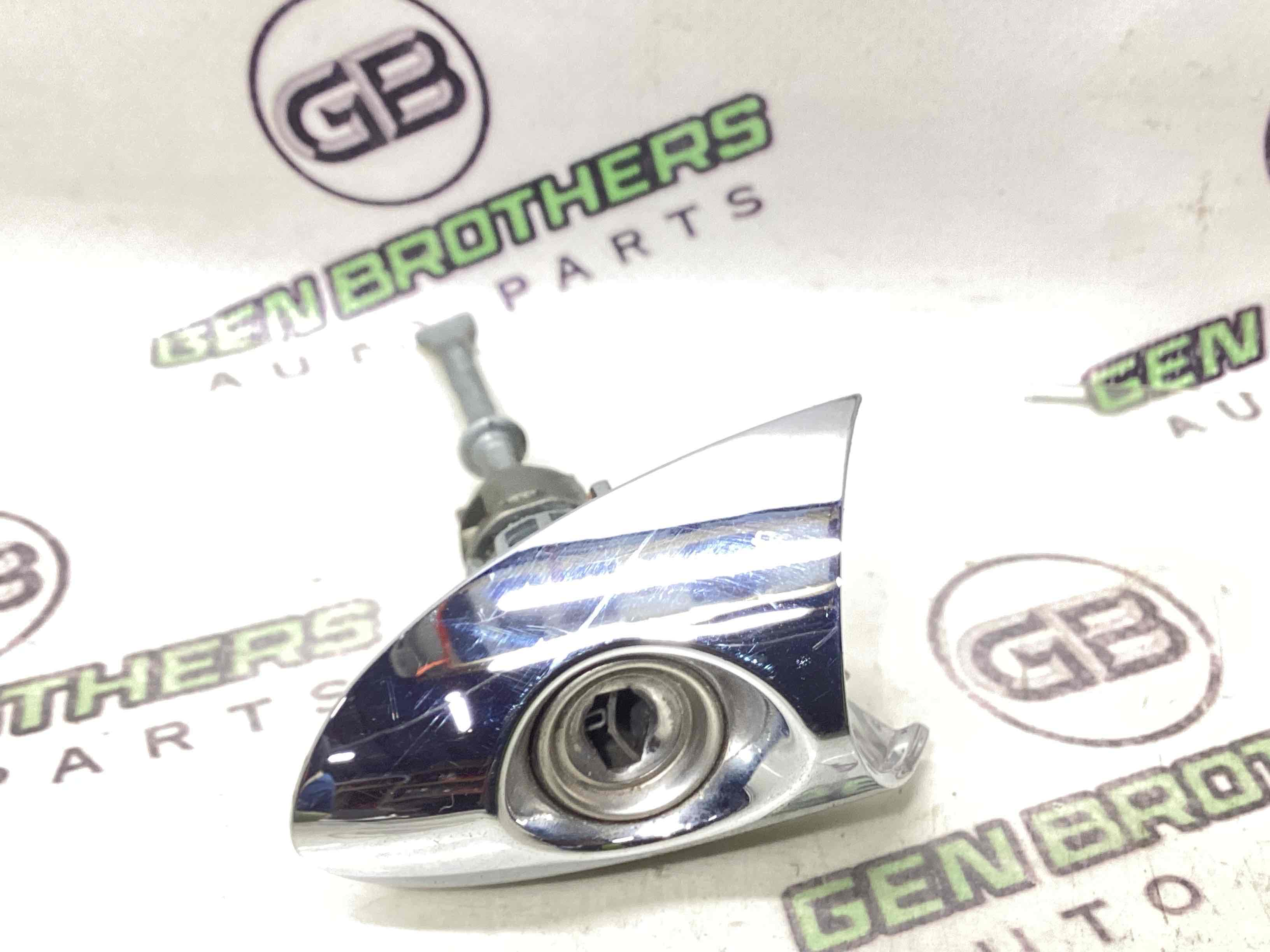 Заглушка ручки дверей